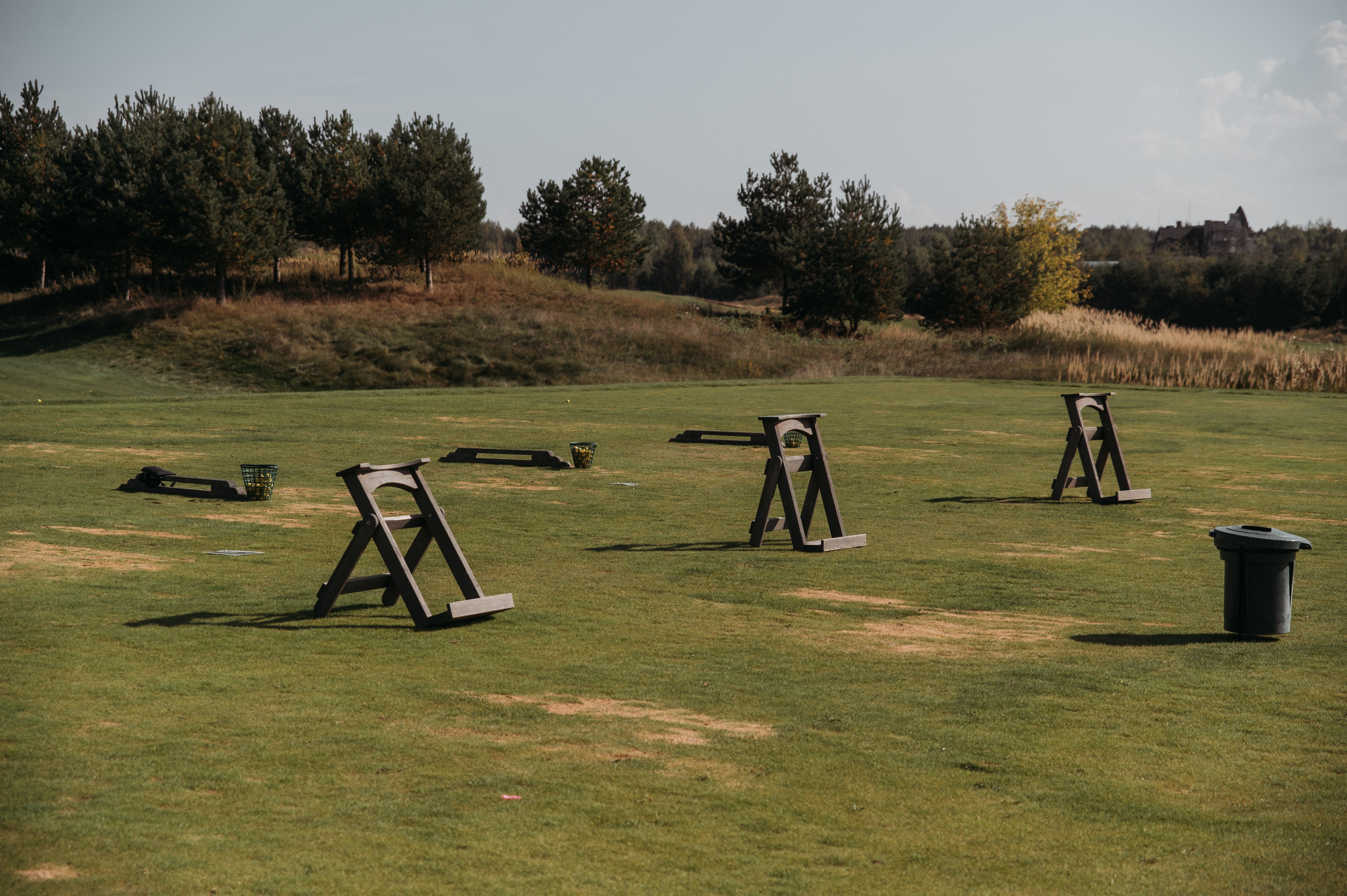 Свадебная фотосессия в Завидово гольф поле с утром невесты и красивым свадебным банкетом. Свадебный фотограф в Твери, Москве и Санкт-Петербурге Денисова Екатерина