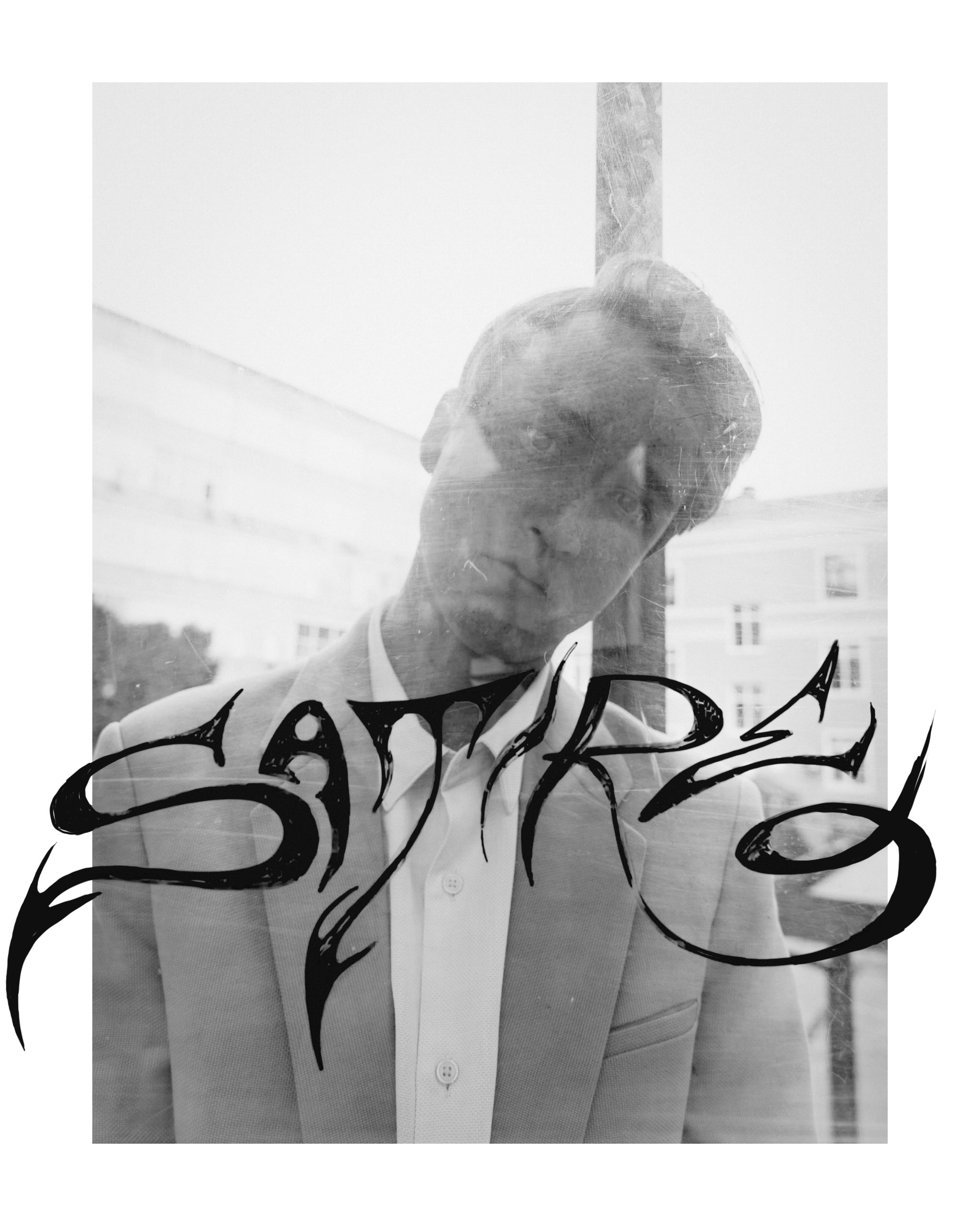 портрет парня через мутное стекло