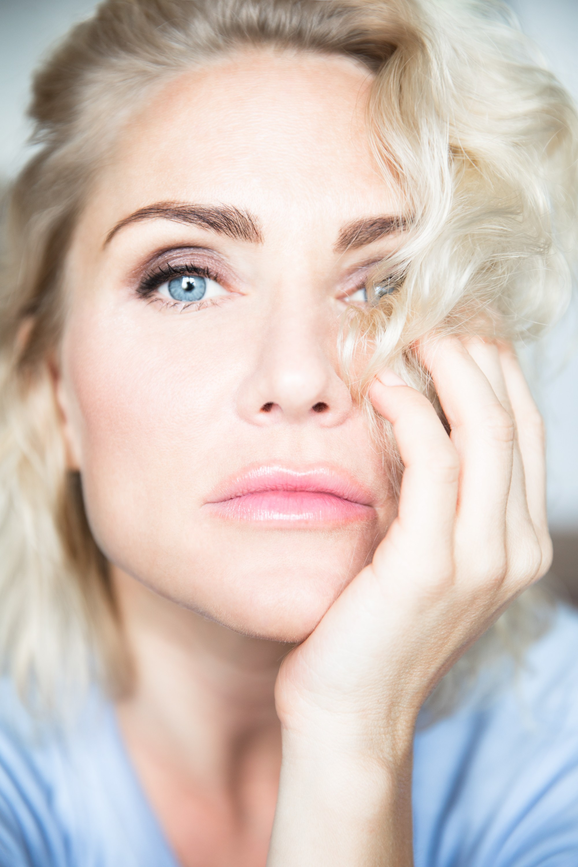 Women's portrait. Photographer in Portugal. Oksana Lomnova