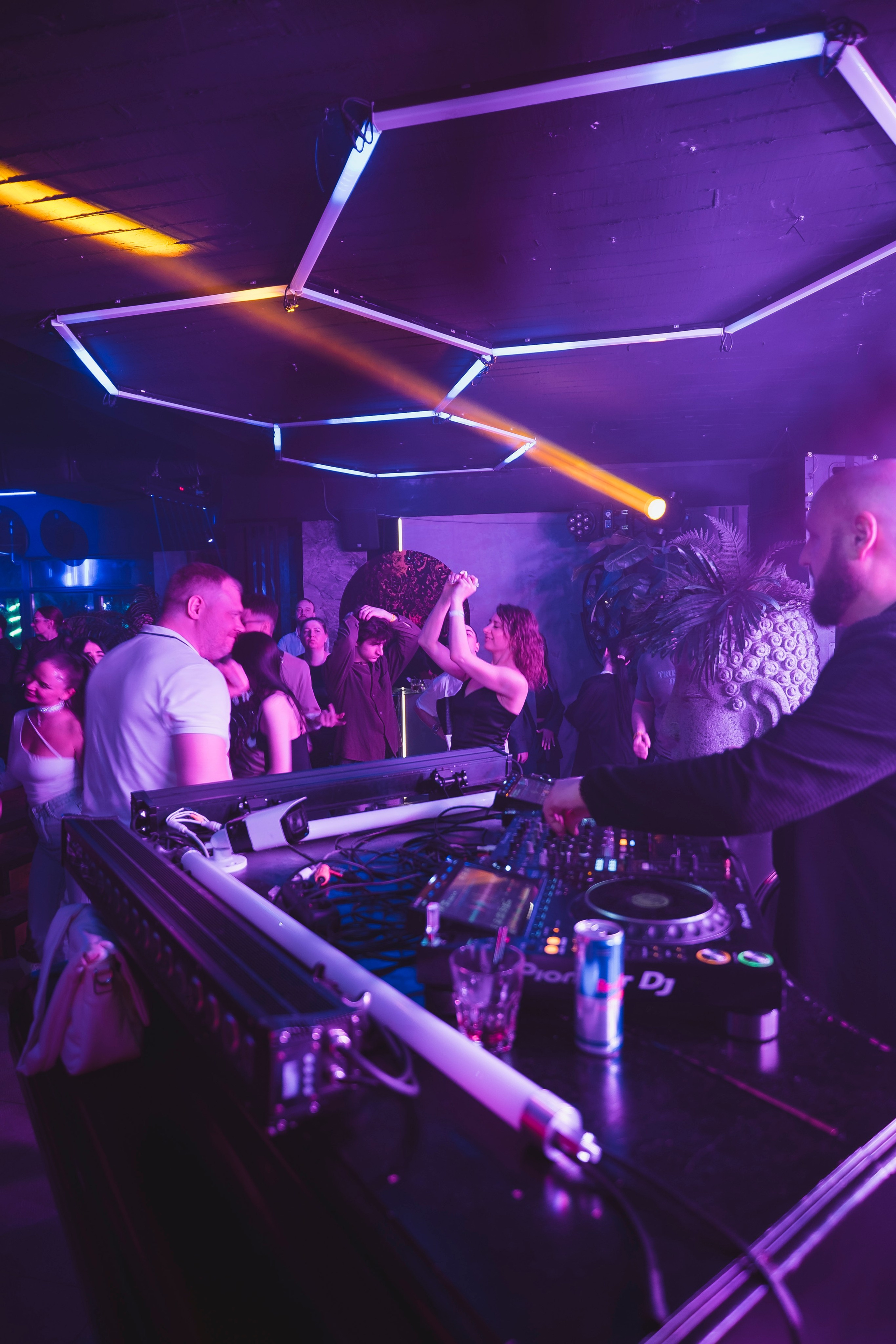 Embargo 30/03. Главная