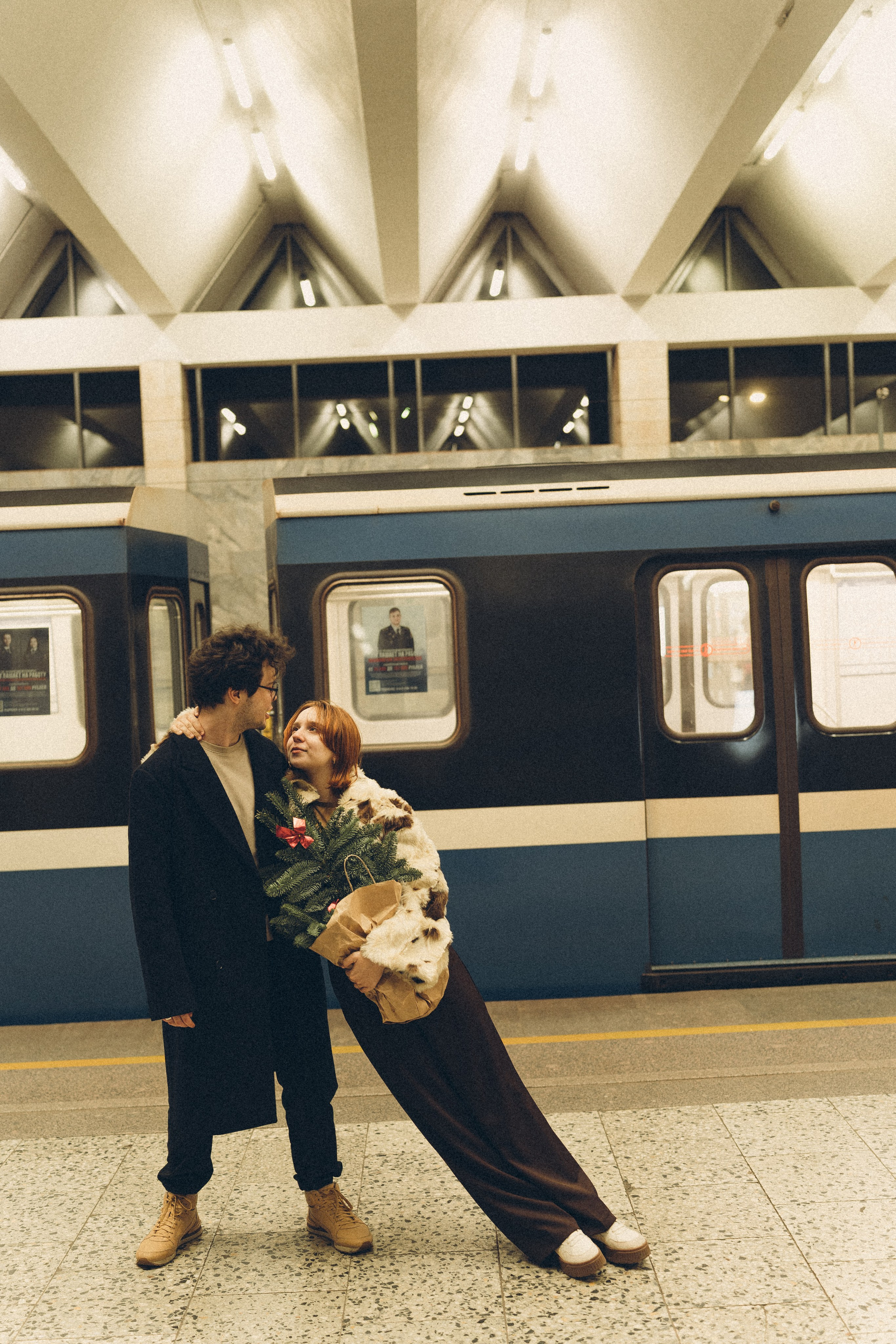 НОВОГОДНЯЯ ФОТОСЕСИИЯ ПАРЫ В МЕТРО ЛЮБОВЬ. Профессиональный фотограф, Санкт-Петербург — Виктория Богомолова