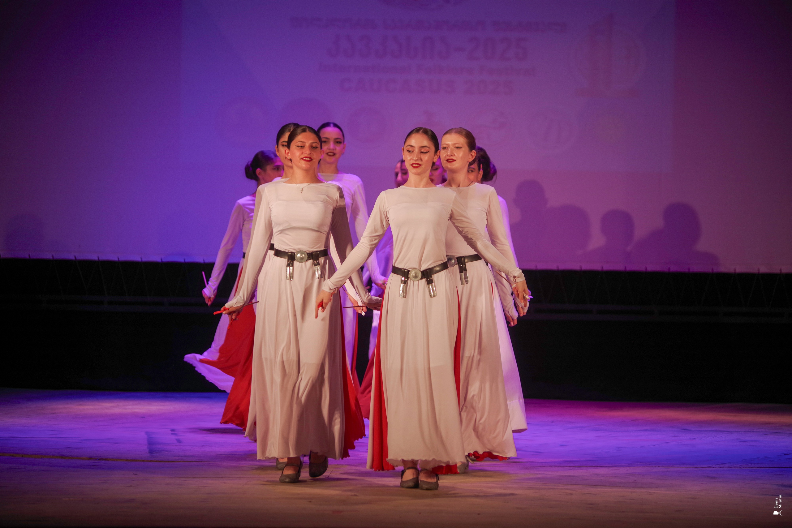 Танцы в прекрасном Они. Портретный фотограф Денис Милютин