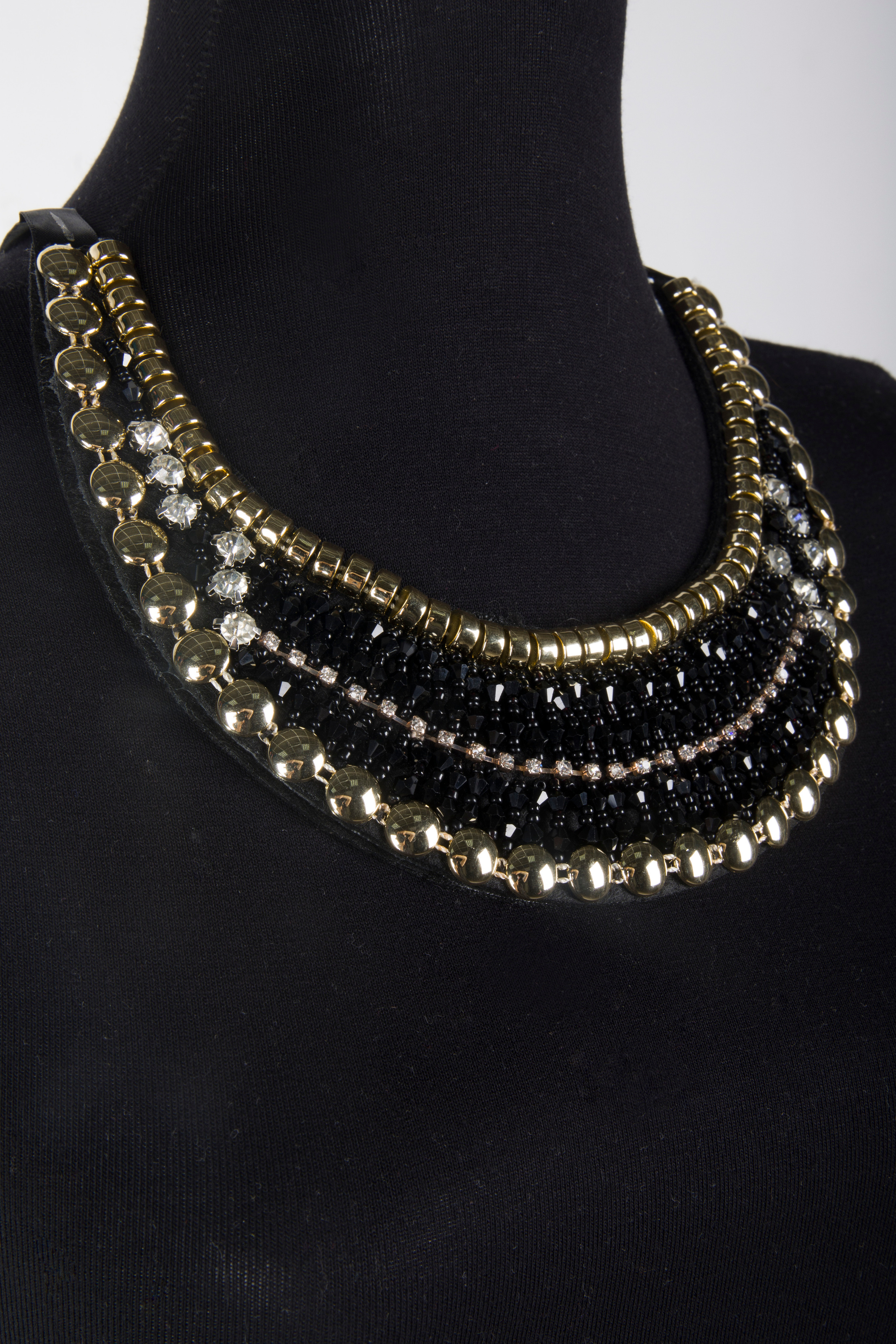 Карнавальные костюмы, вечерние и свадебные платья аренда посуточно, прокат в Жуковском. Одежда для фотосессий, аксессуары. Фотограф для маркетплейсов, фотоуслуги в Жуковском Татьяна Марсуверских