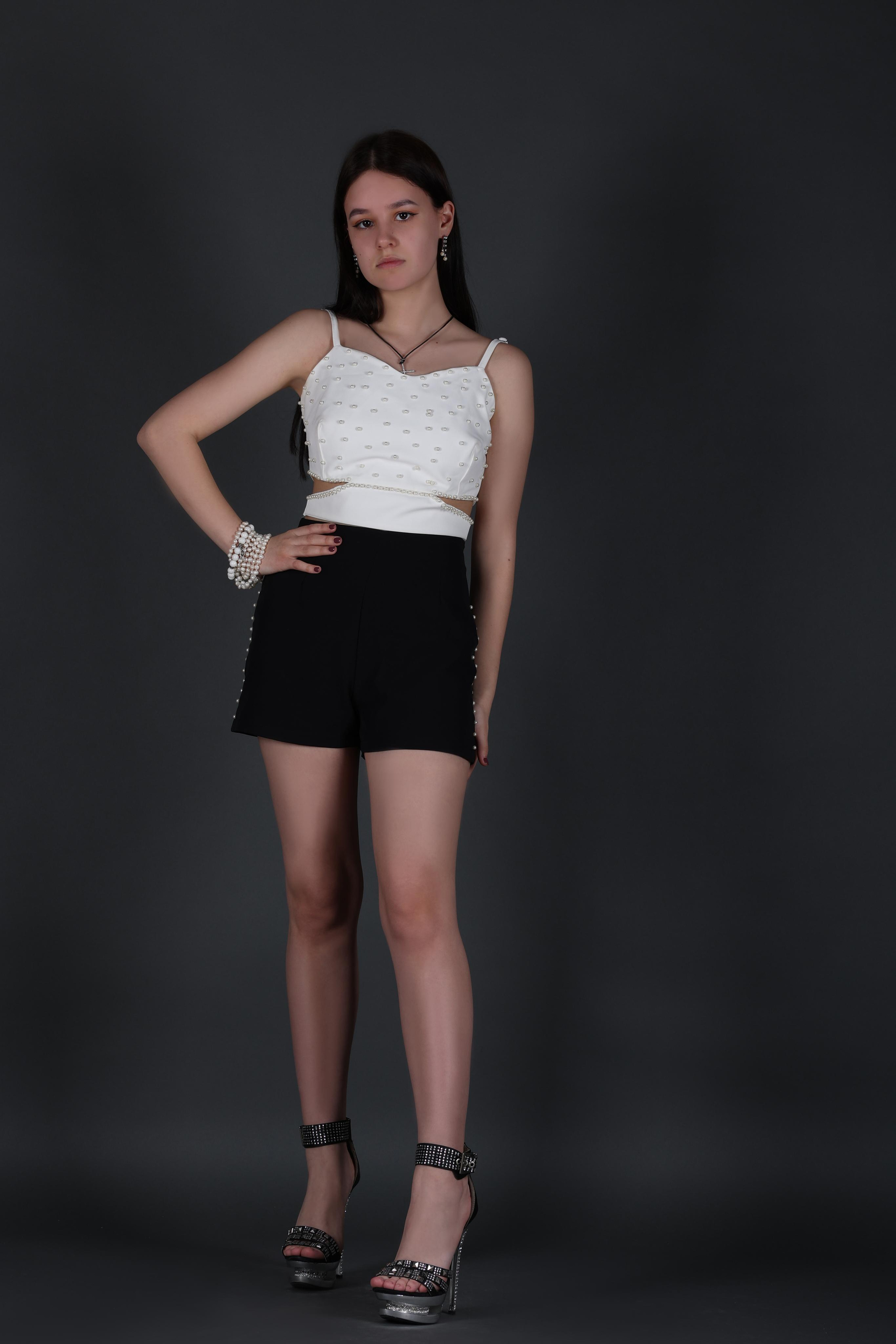 Карнавальные костюмы, вечерние и свадебные платья аренда посуточно, прокат в Жуковском. Фотограф для маркетплейсов, фотоуслуги в Жуковском Татьяна Марсуверских