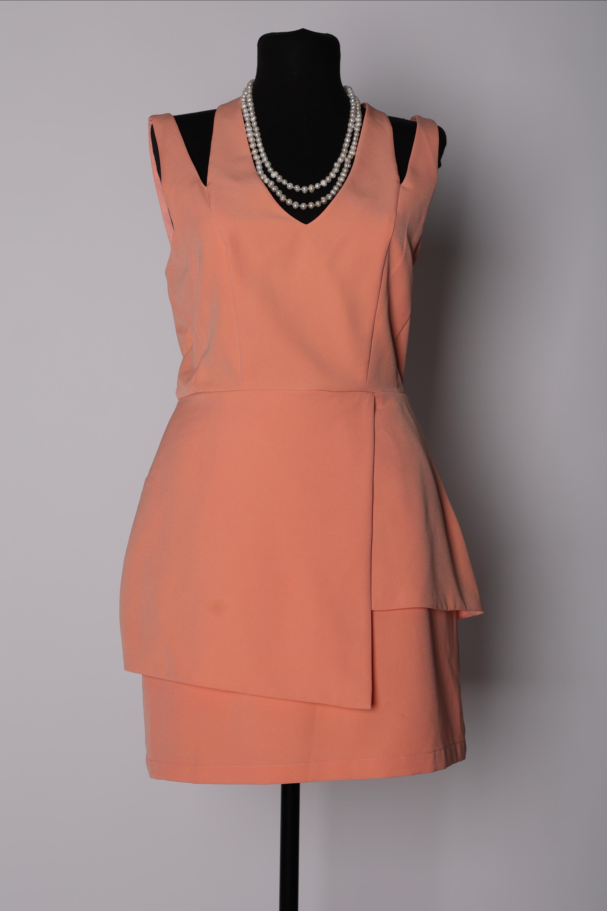 Карнавальные костюмы, вечерние и свадебные платья аренда посуточно, прокат в Жуковском. Фотограф для маркетплейсов, фотоуслуги в Жуковском Татьяна Марсуверских