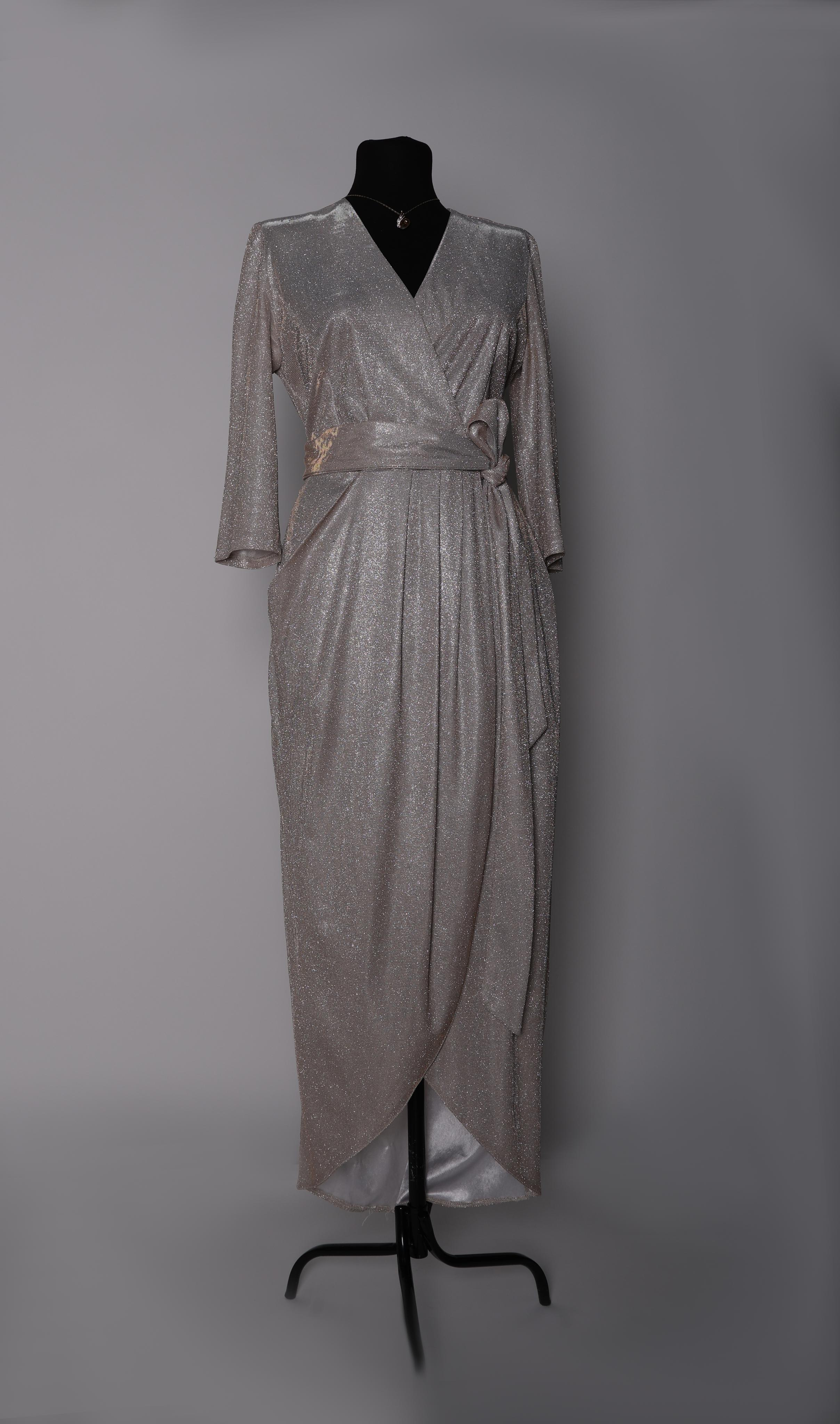 Карнавальные костюмы, вечерние и свадебные платья аренда посуточно, прокат в Жуковском. Фотограф для маркетплейсов, фотоуслуги в Жуковском Татьяна Марсуверских