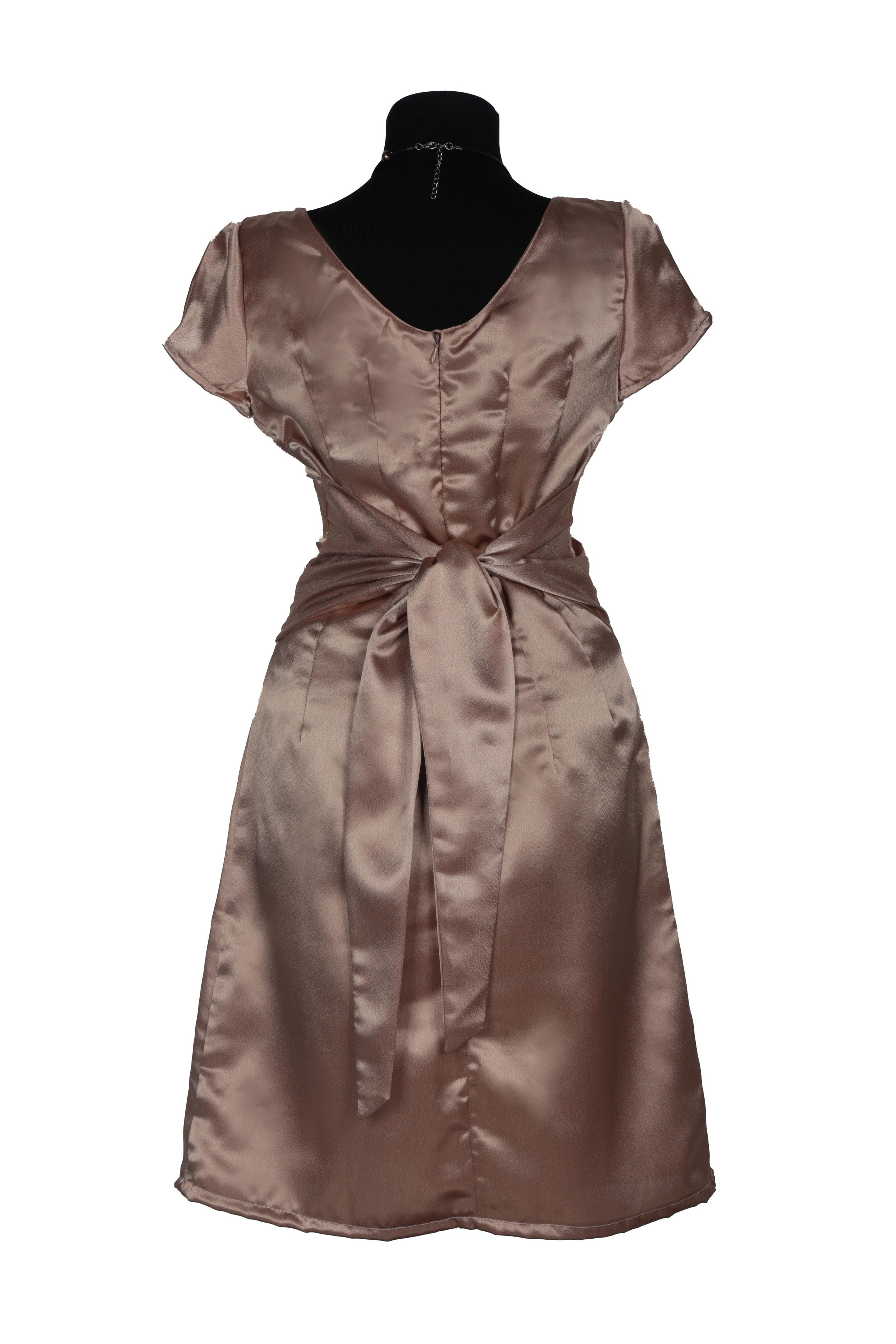 Карнавальные костюмы, вечерние и свадебные платья аренда посуточно, прокат в Жуковском. Фотограф для маркетплейсов, фотоуслуги в Жуковском Татьяна Марсуверских