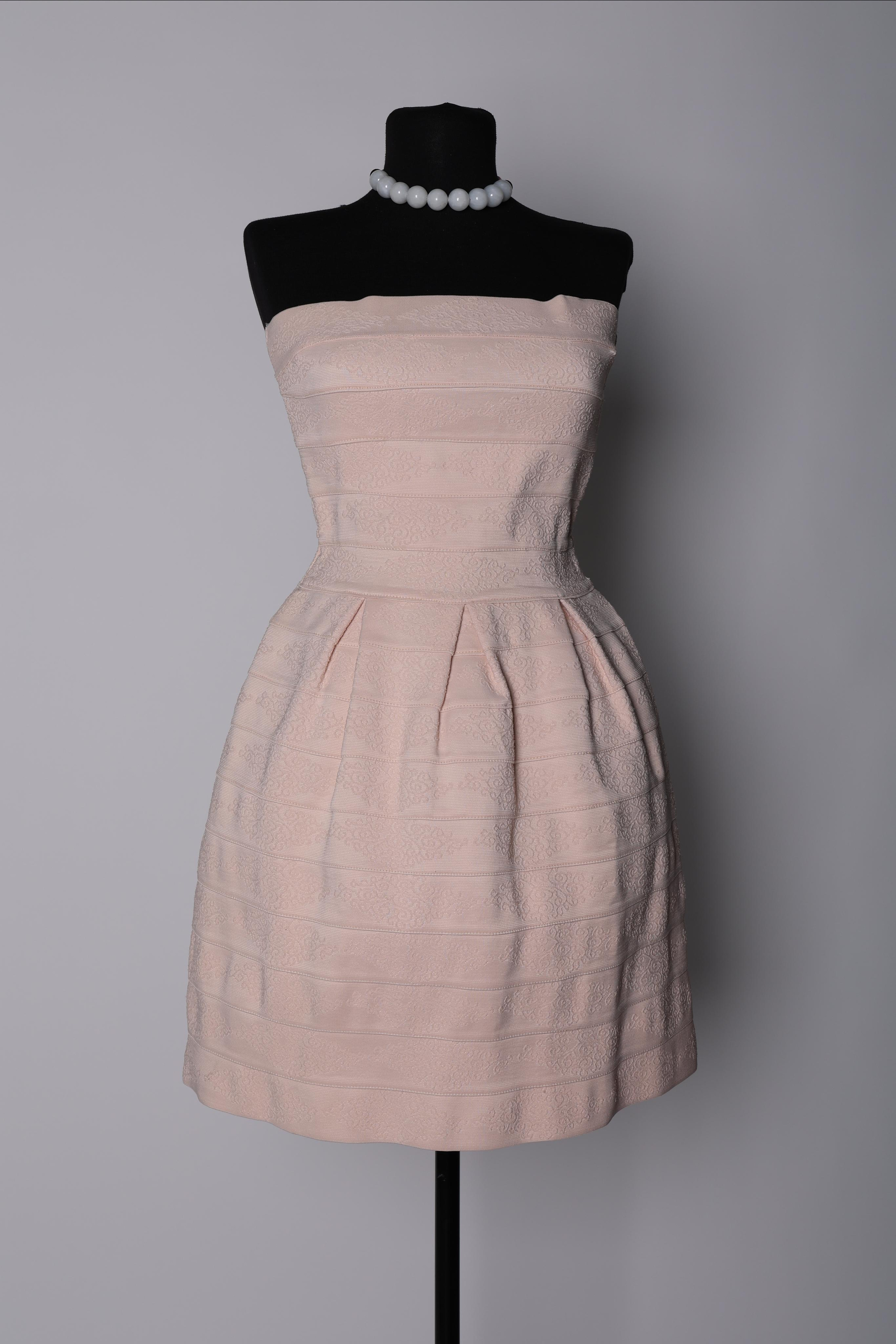 Карнавальные костюмы, вечерние и свадебные платья аренда посуточно, прокат в Жуковском. Фотограф для маркетплейсов, фотоуслуги в Жуковском Татьяна Марсуверских