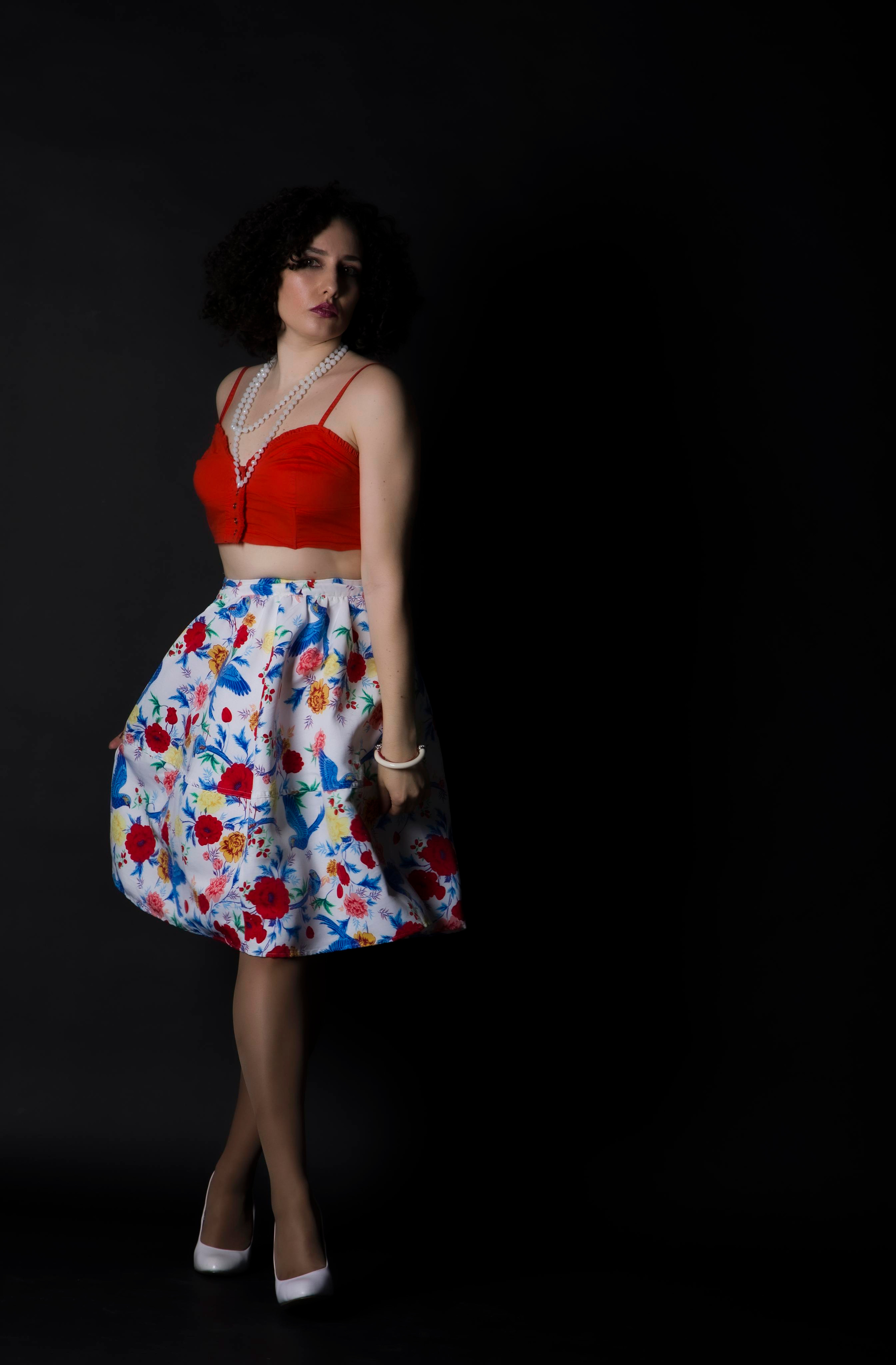 Карнавальные костюмы, вечерние и свадебные платья, юбки, прокат в Жуковском. Фотограф для маркетплейсов, фотоуслуги в Жуковском Татьяна Марсуверских