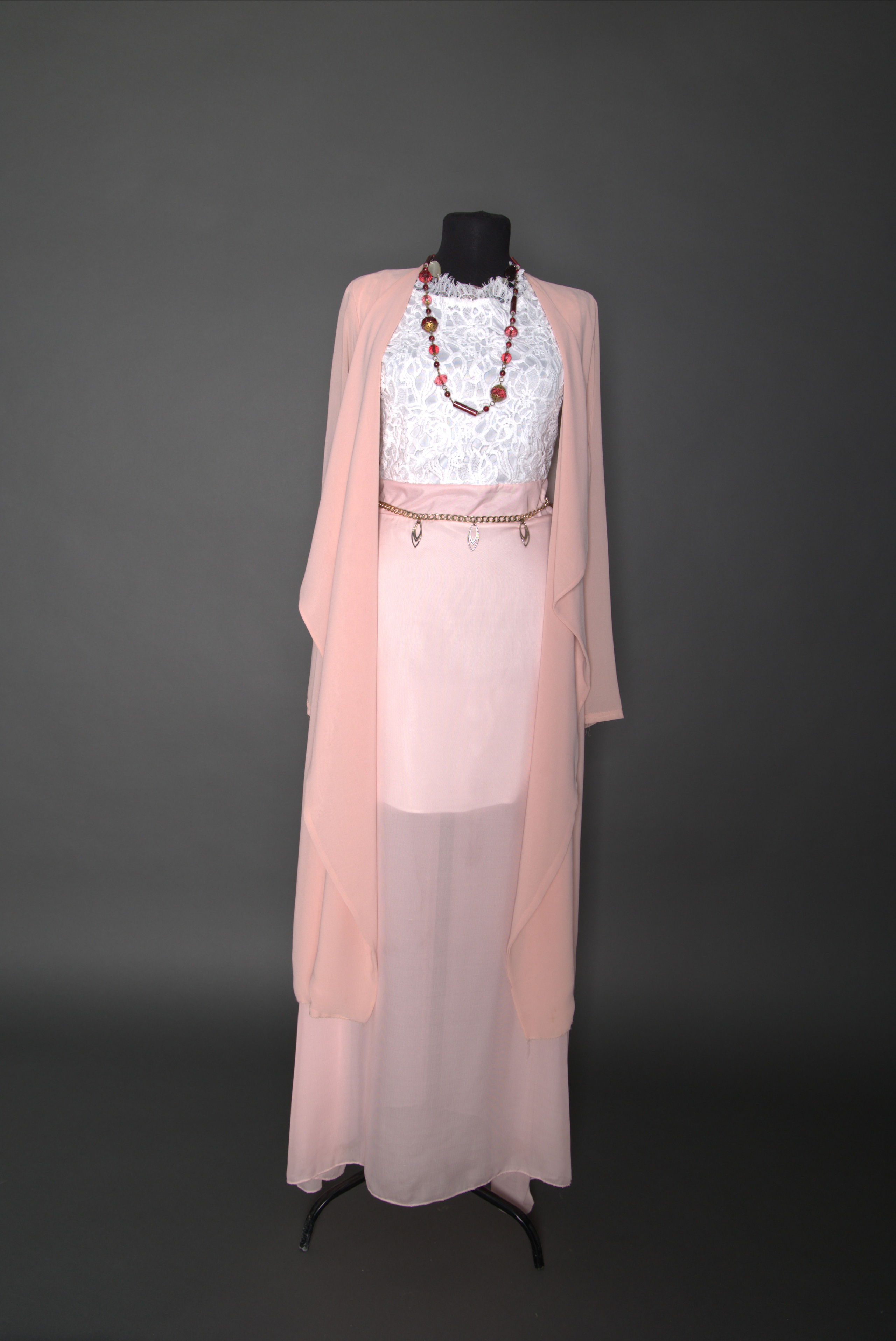 Карнавальные костюмы, вечерние и свадебные платья аренда посуточно, прокат в Жуковском. Фотограф для маркетплейсов, фотоуслуги в Жуковском Татьяна Марсуверских