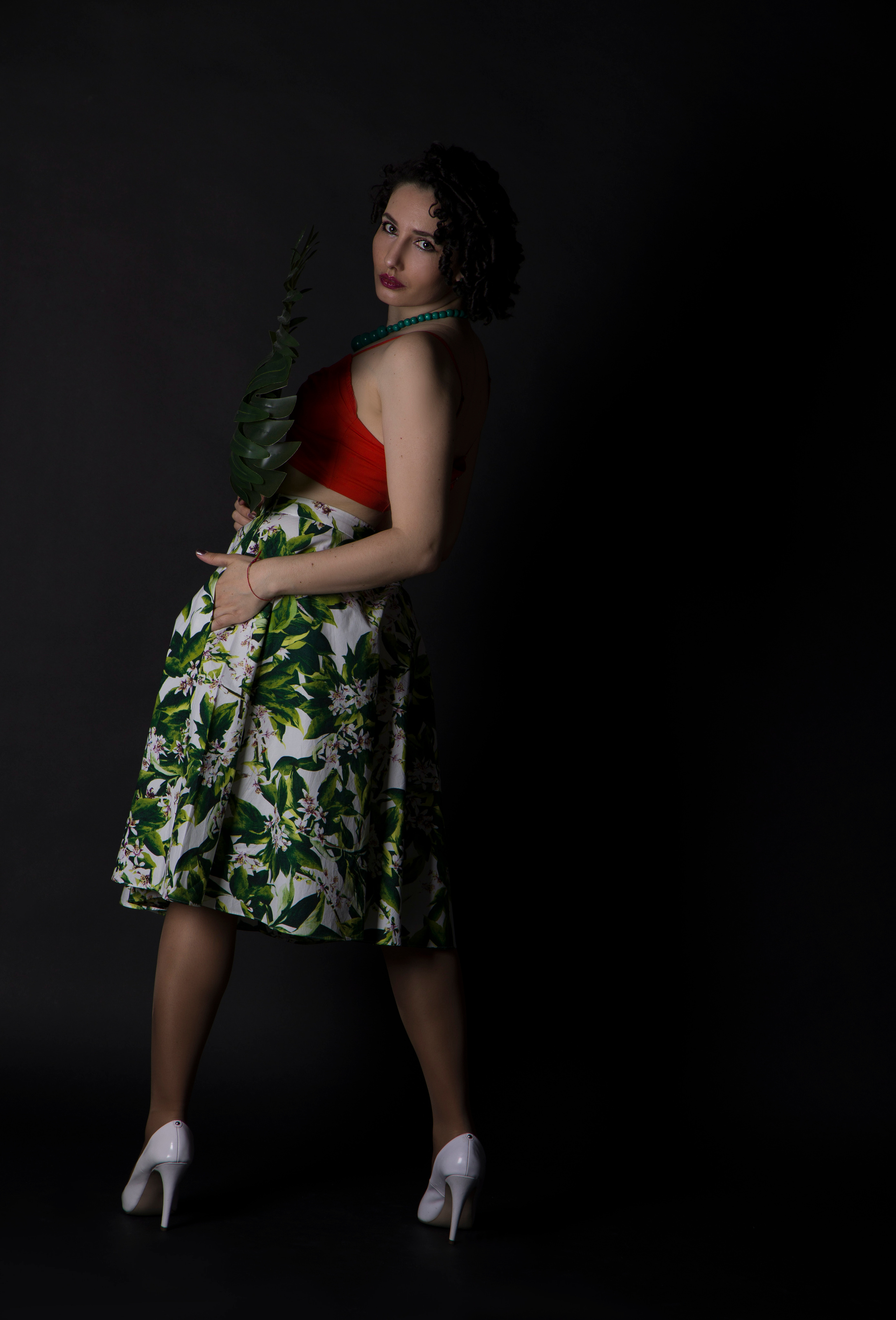 Карнавальные костюмы, вечерние и свадебные платья, юбки, прокат в Жуковском. Фотограф для маркетплейсов, фотоуслуги в Жуковском Татьяна Марсуверских