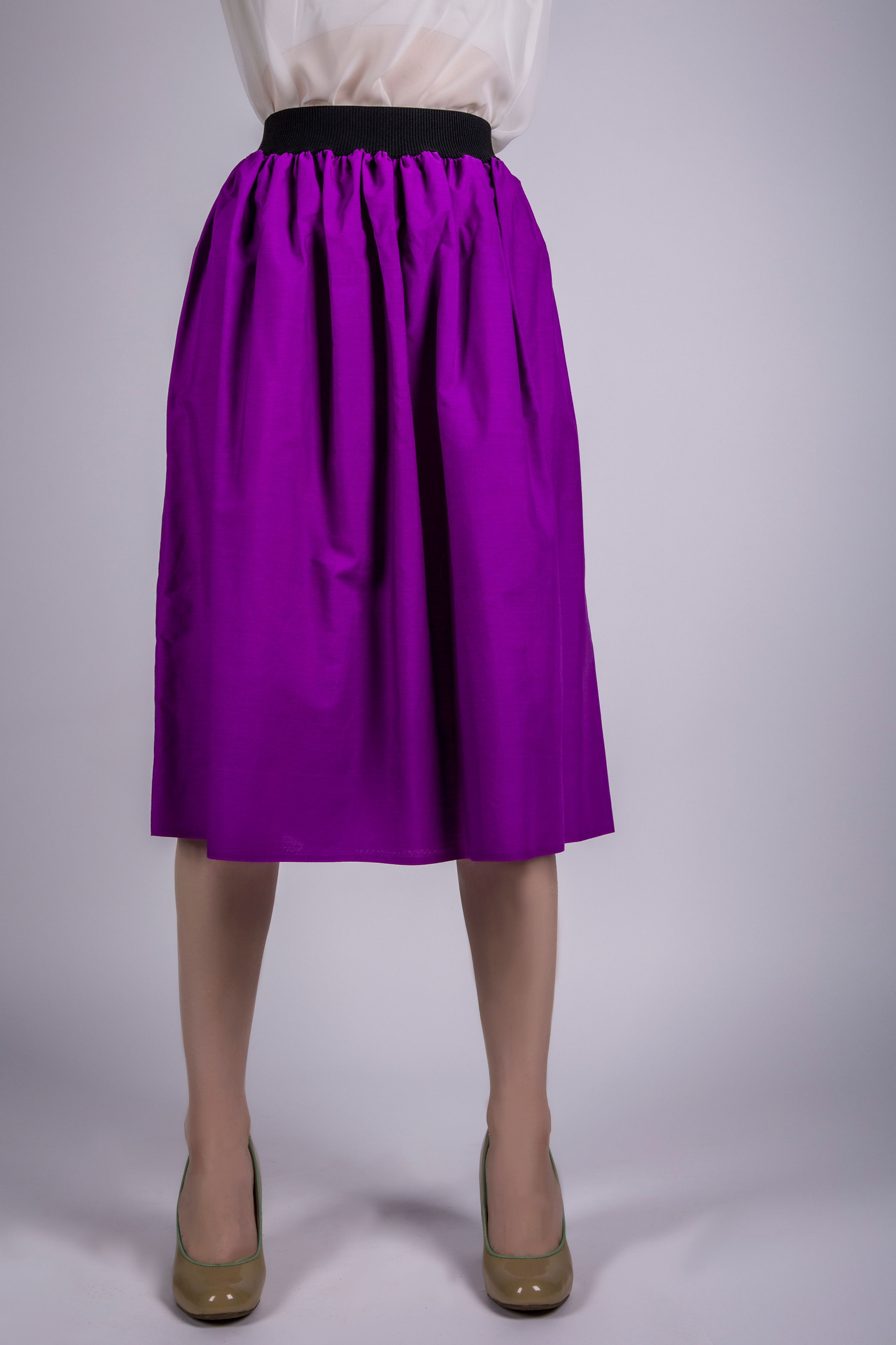 Карнавальные костюмы, вечерние и свадебные платья, юбки, прокат в Жуковском. Фотограф для маркетплейсов, фотоуслуги в Жуковском Татьяна Марсуверских