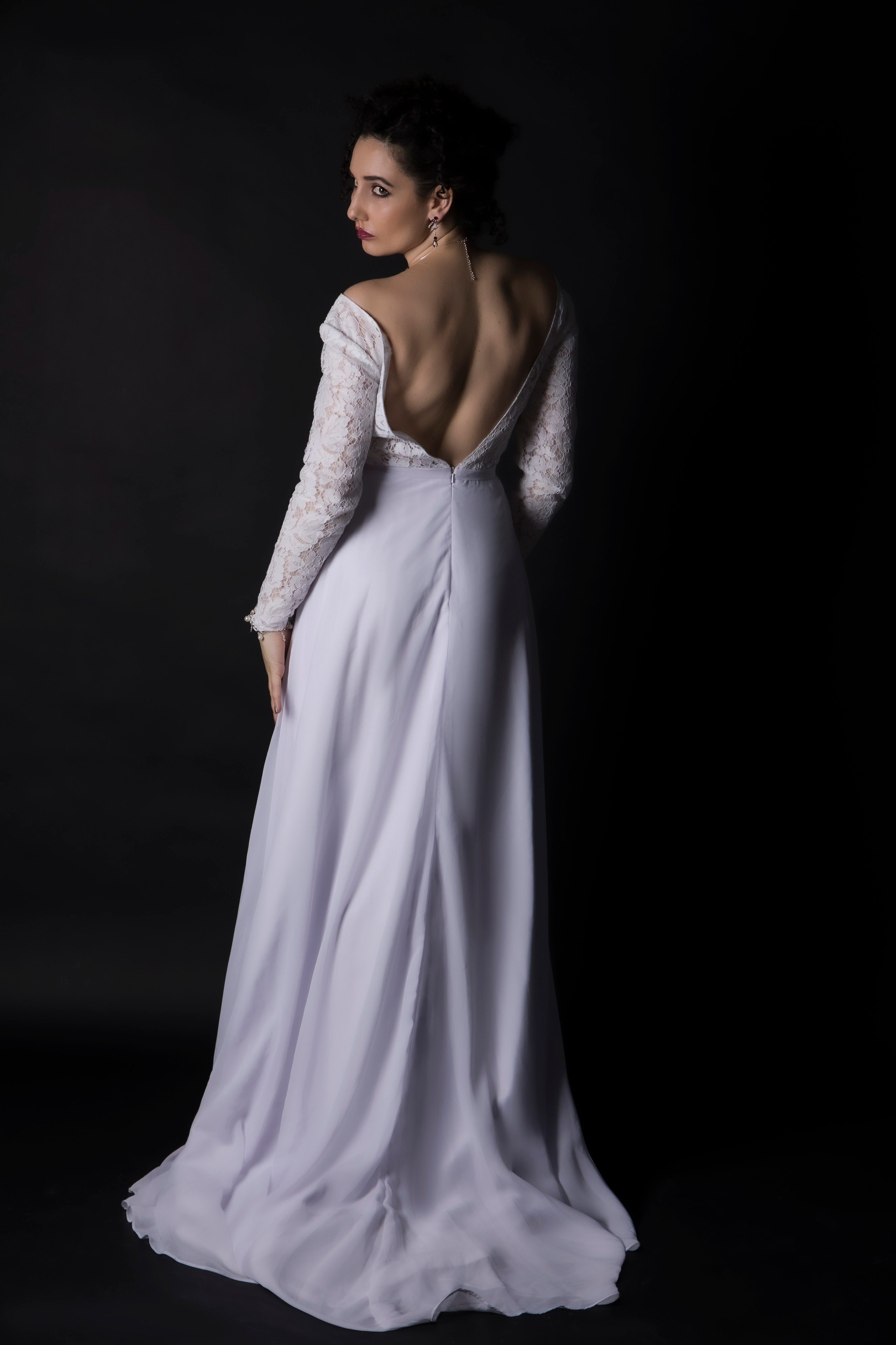 Карнавальные костюмы, вечерние и свадебные платья аренда посуточно, прокат в Жуковском. Фотограф для маркетплейсов, фотоуслуги в Жуковском Татьяна Марсуверских