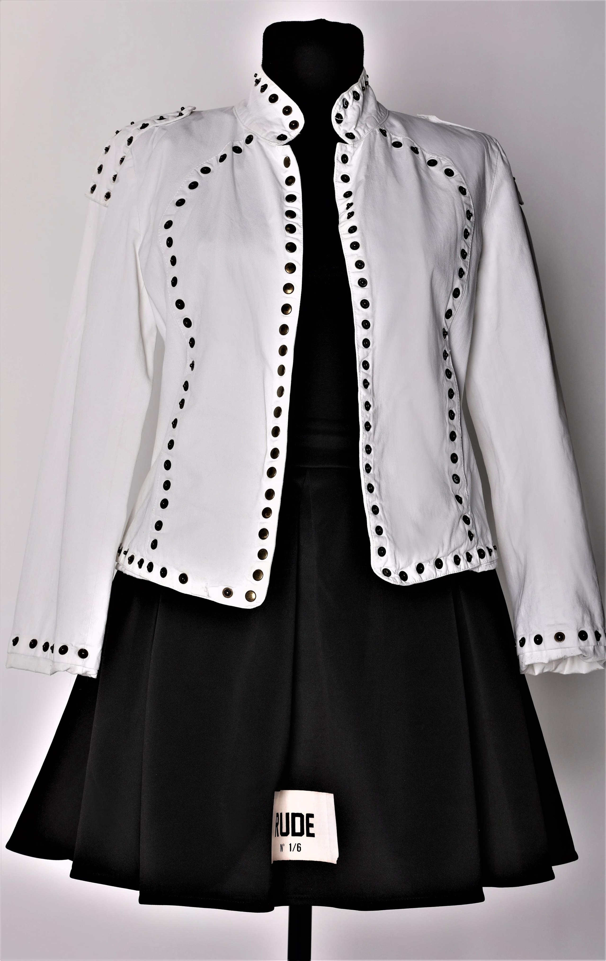 Карнавальные костюмы, вечерние и свадебные платья аренда посуточно, прокат в Жуковском. Фотограф для маркетплейсов, фотоуслуги в Жуковском Татьяна Марсуверских