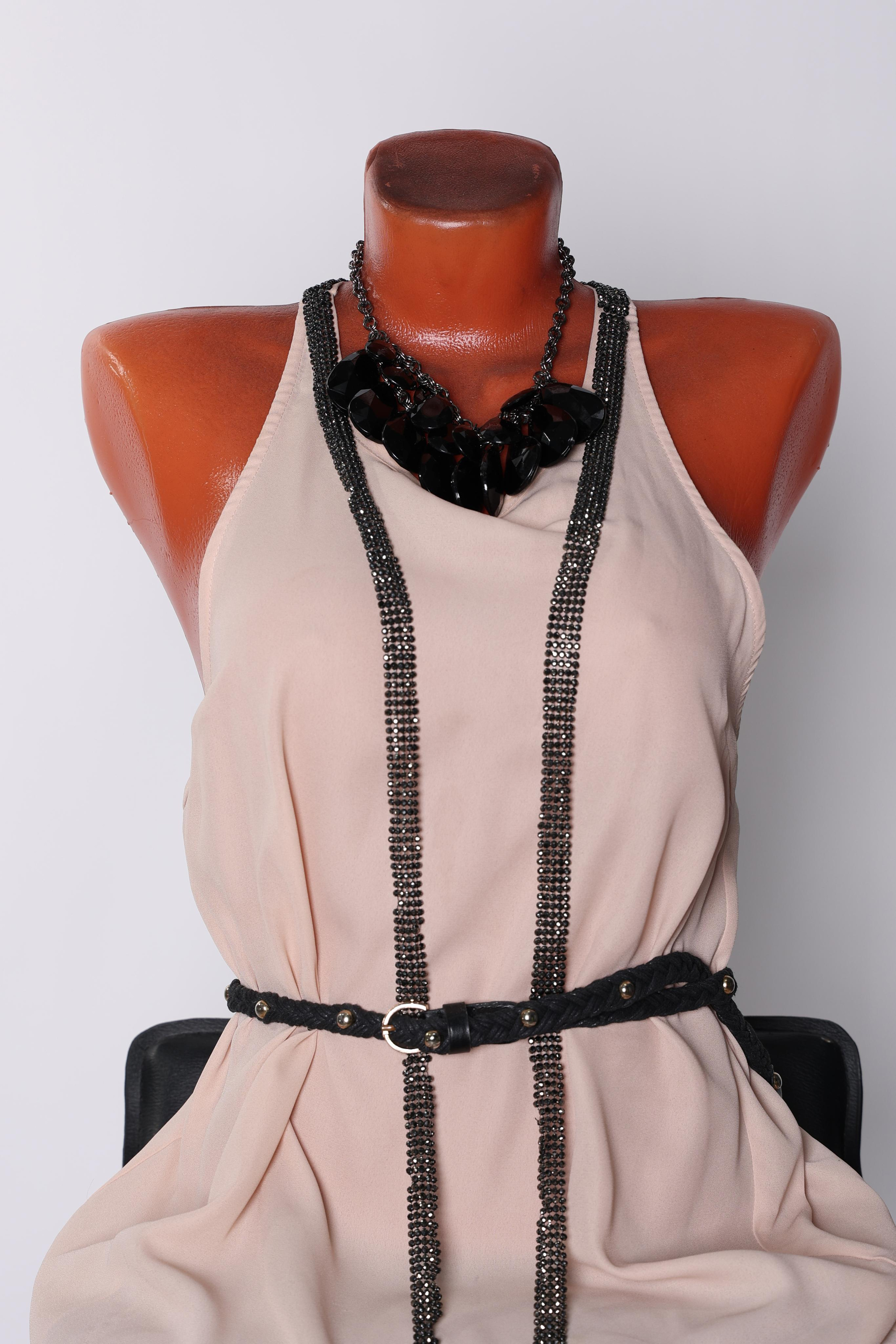 Карнавальные костюмы, вечерние и свадебные платья аренда посуточно, прокат в Жуковском. Фотограф для маркетплейсов, фотоуслуги в Жуковском Татьяна Марсуверских