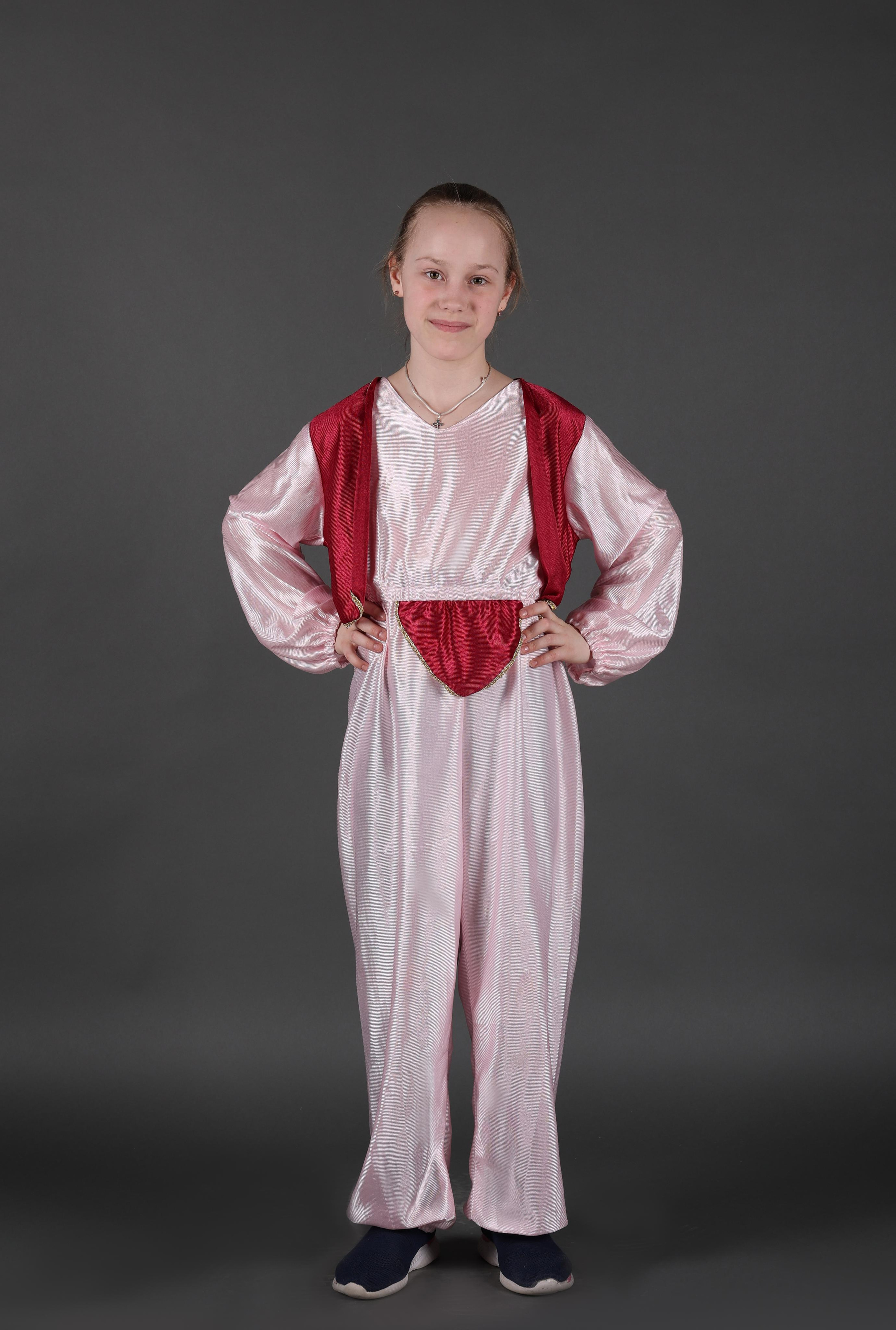 Карнавальные костюмы, вечерние и свадебные платья аренда посуточно, прокат в Жуковском. Одежда для фотосессий, аксессуары. Фотограф для маркетплейсов, фотоуслуги в Жуковском Татьяна Марсуверских