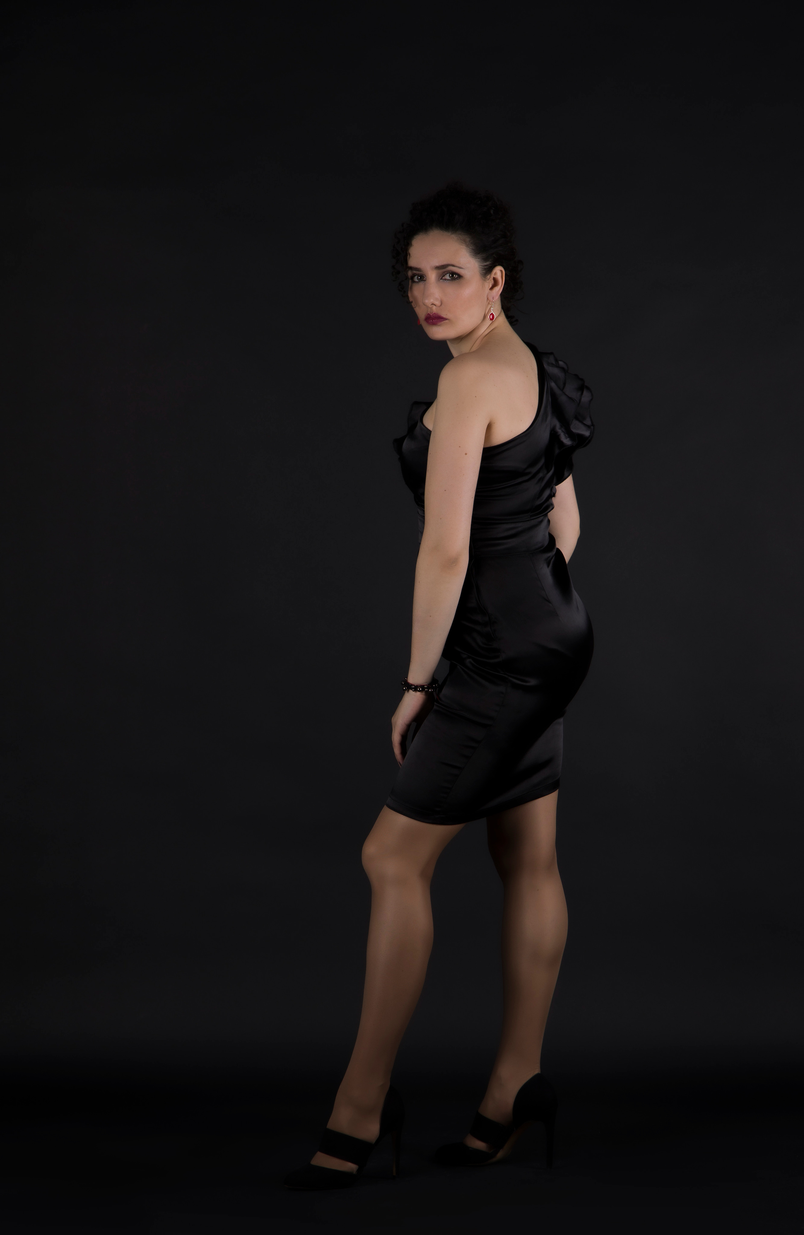 Карнавальные костюмы, вечерние и свадебные платья аренда посуточно, прокат в Жуковском. Фотограф для маркетплейсов, фотоуслуги в Жуковском Татьяна Марсуверских