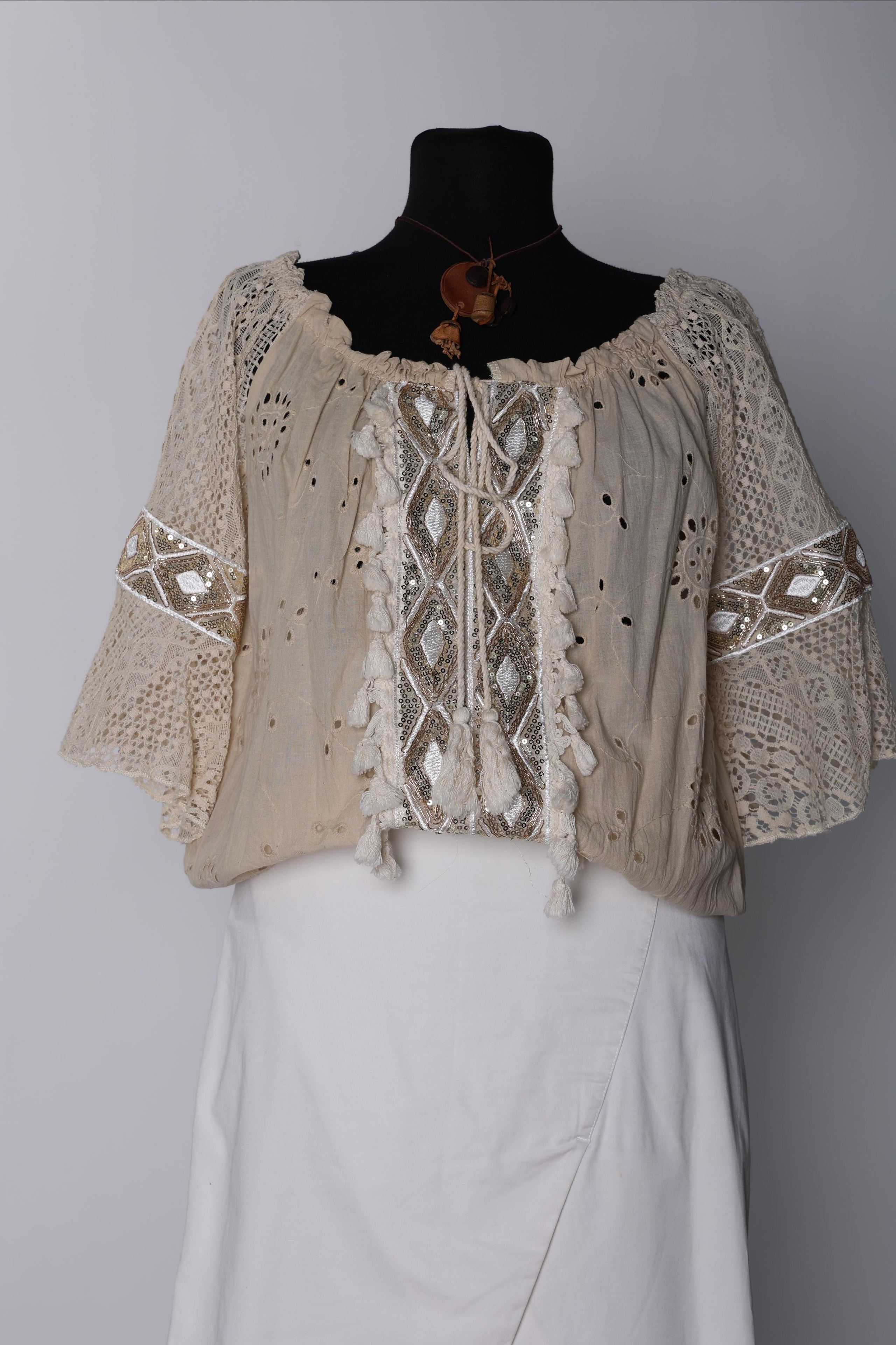 Карнавальные костюмы, вечерние и свадебные платья аренда посуточно, прокат в Жуковском. Фотограф для маркетплейсов, фотоуслуги в Жуковском Татьяна Марсуверских