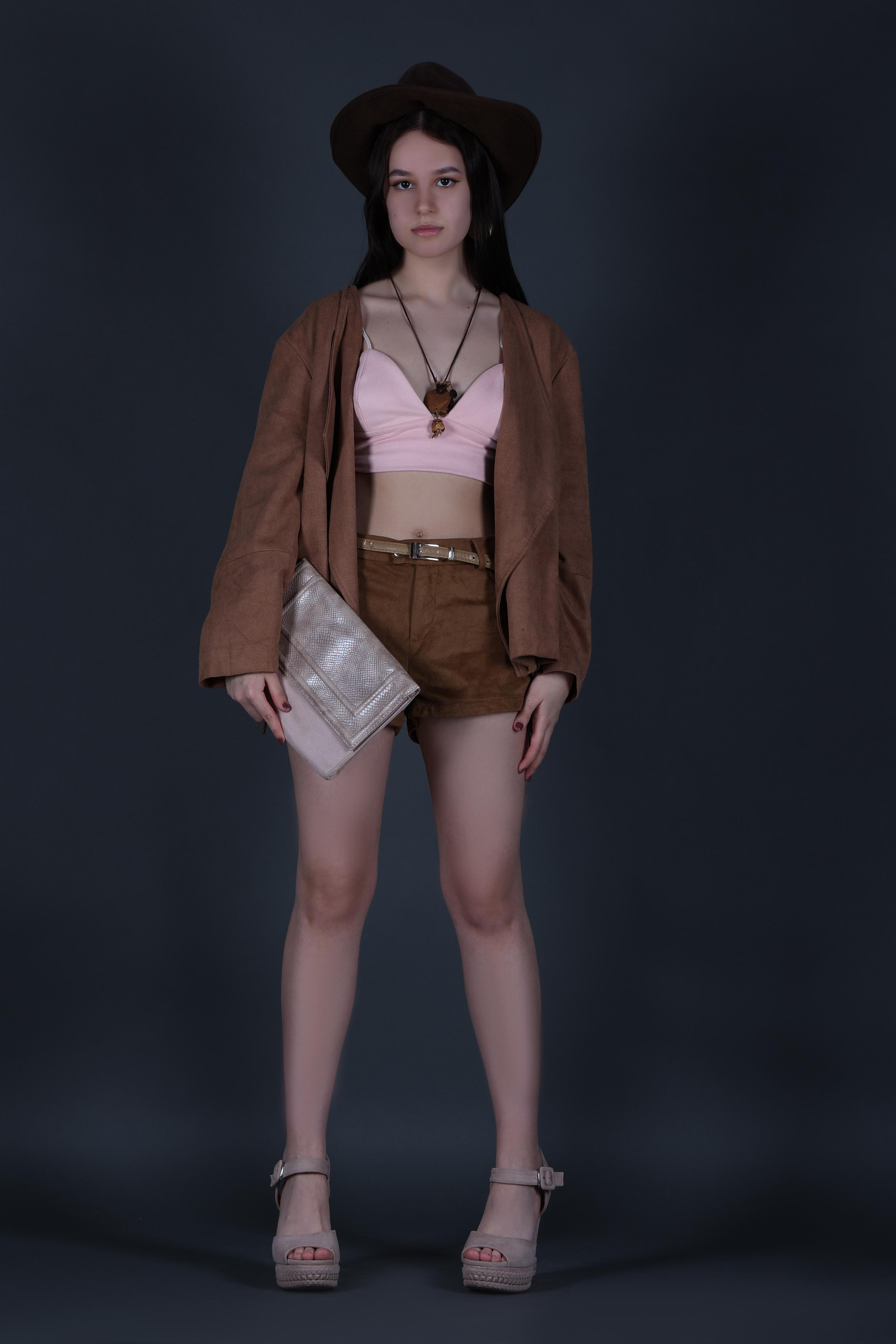 Карнавальные костюмы, вечерние и свадебные платья аренда посуточно, прокат в Жуковском. Одежда для фотосессий, аксессуары. Фотограф для маркетплейсов, фотоуслуги в Жуковском Татьяна Марсуверских