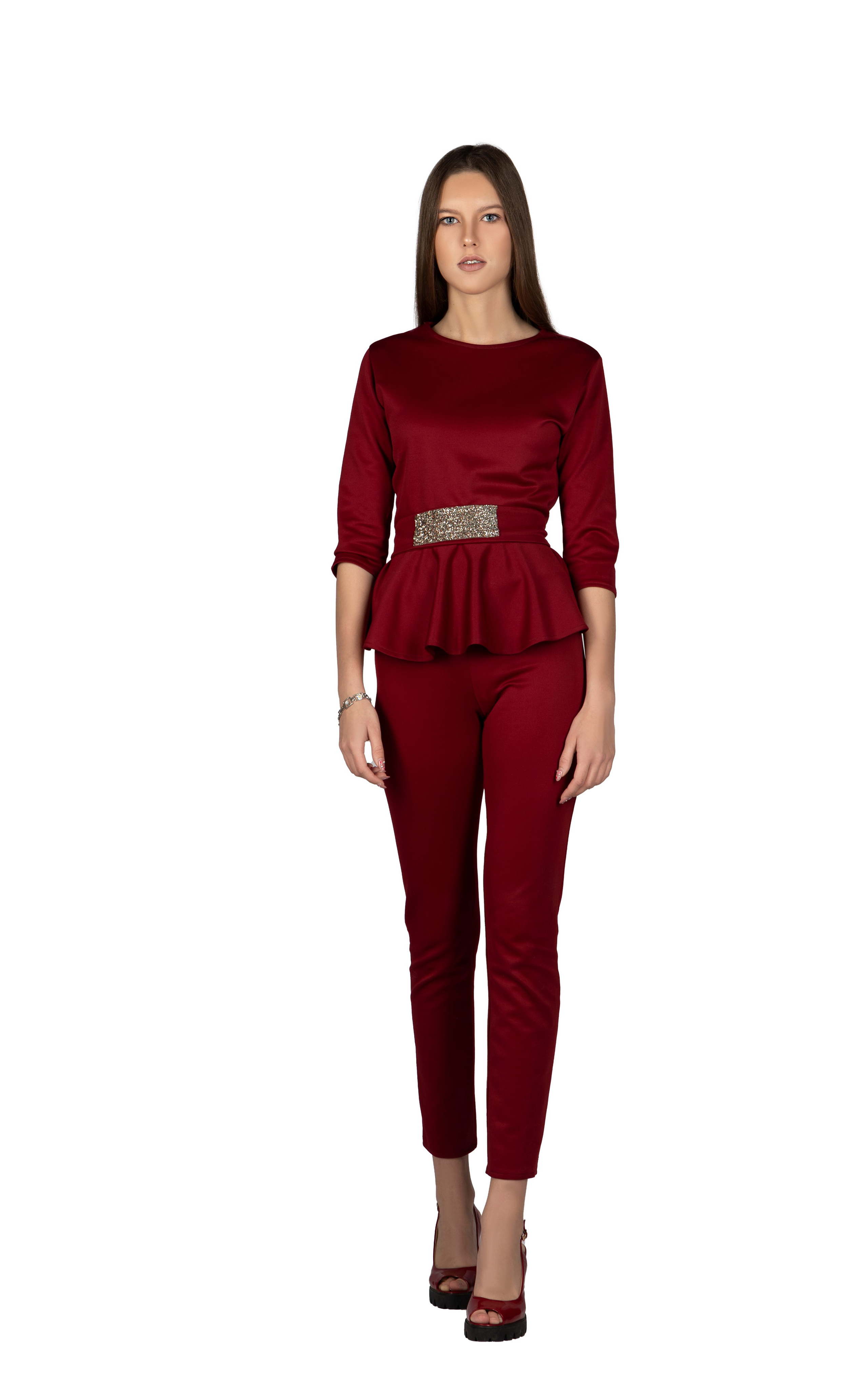 Карнавальные костюмы, вечерние и свадебные платья аренда посуточно, прокат в Жуковском. Одежда для фотосессий. Фотограф для маркетплейсов, фотоуслуги в Жуковском Татьяна Марсуверских