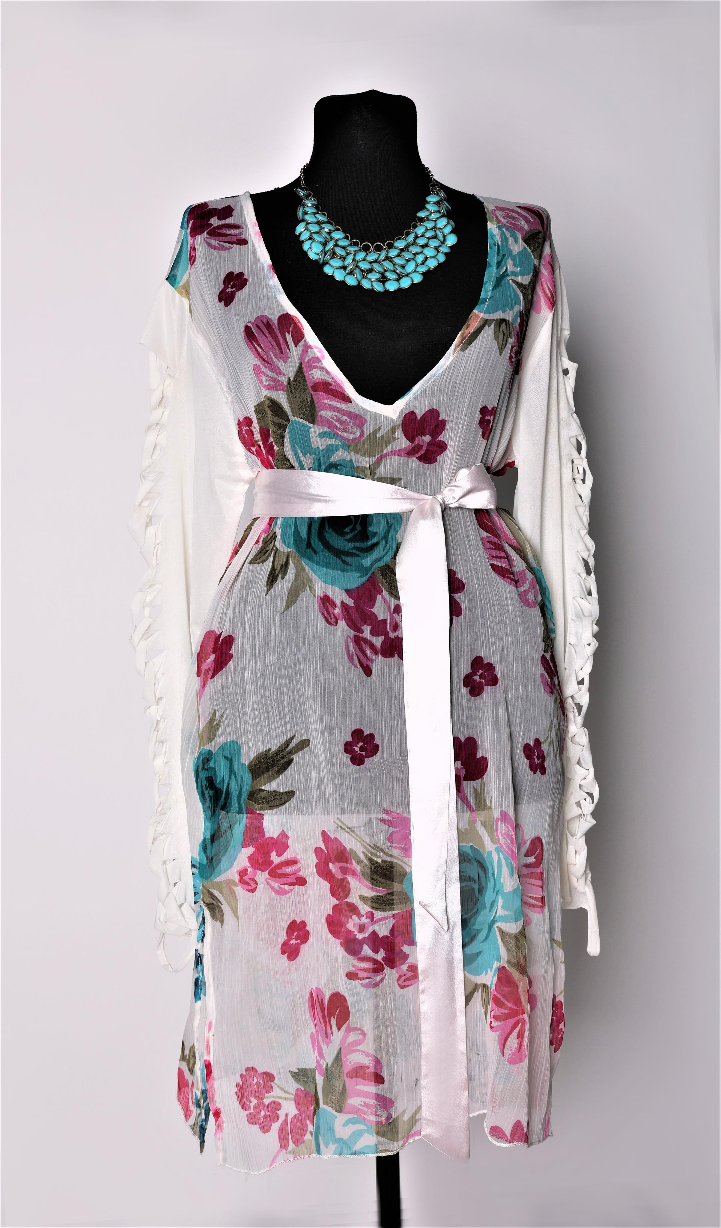 Карнавальные костюмы, вечерние и свадебные платья аренда посуточно, прокат в Жуковском. Фотограф для маркетплейсов, фотоуслуги в Жуковском Татьяна Марсуверских