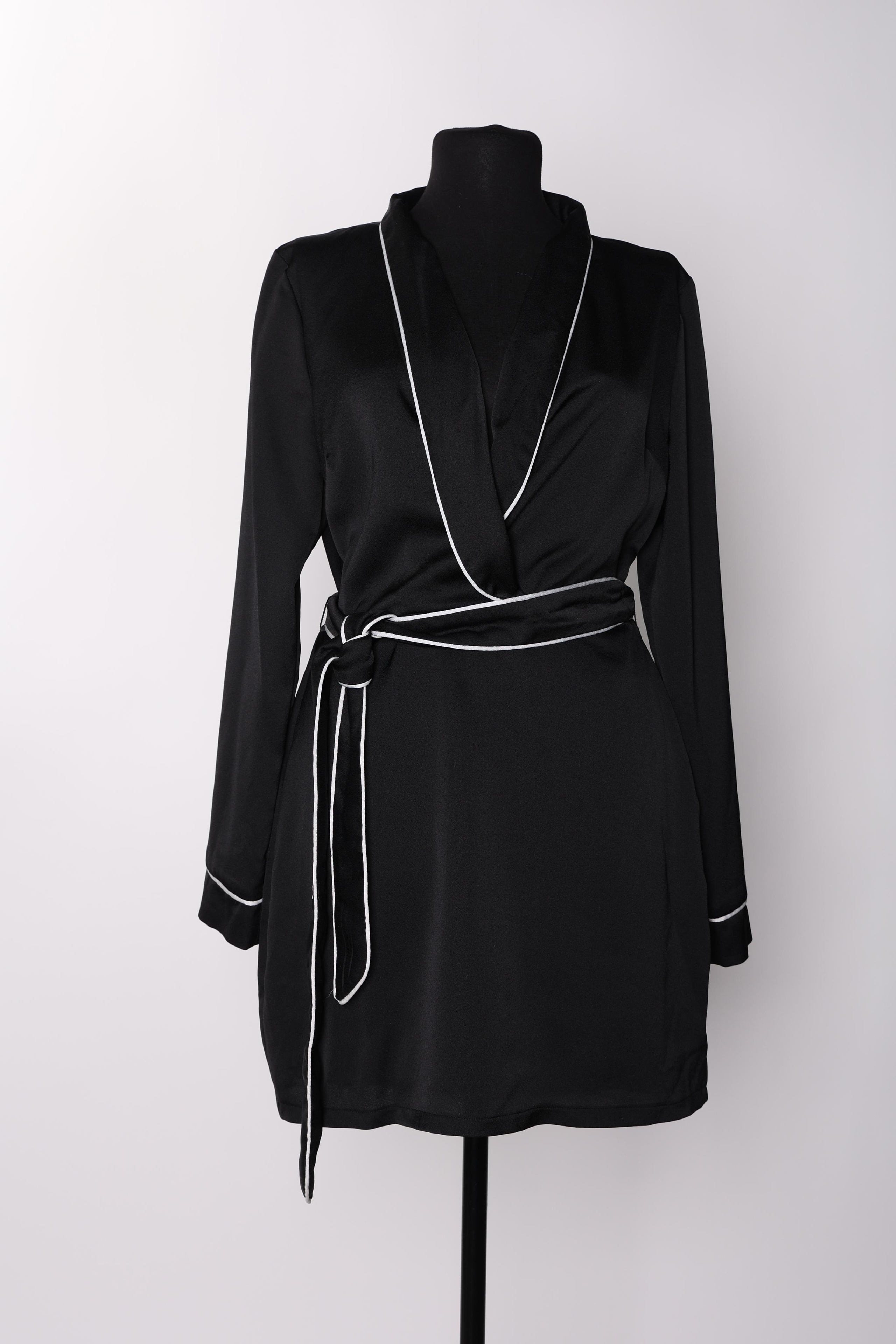 Карнавальные костюмы, вечерние и свадебные платья аренда посуточно, прокат в Жуковском. Одежда для фотосессий. Фотограф для маркетплейсов, фотоуслуги в Жуковском Татьяна Марсуверских