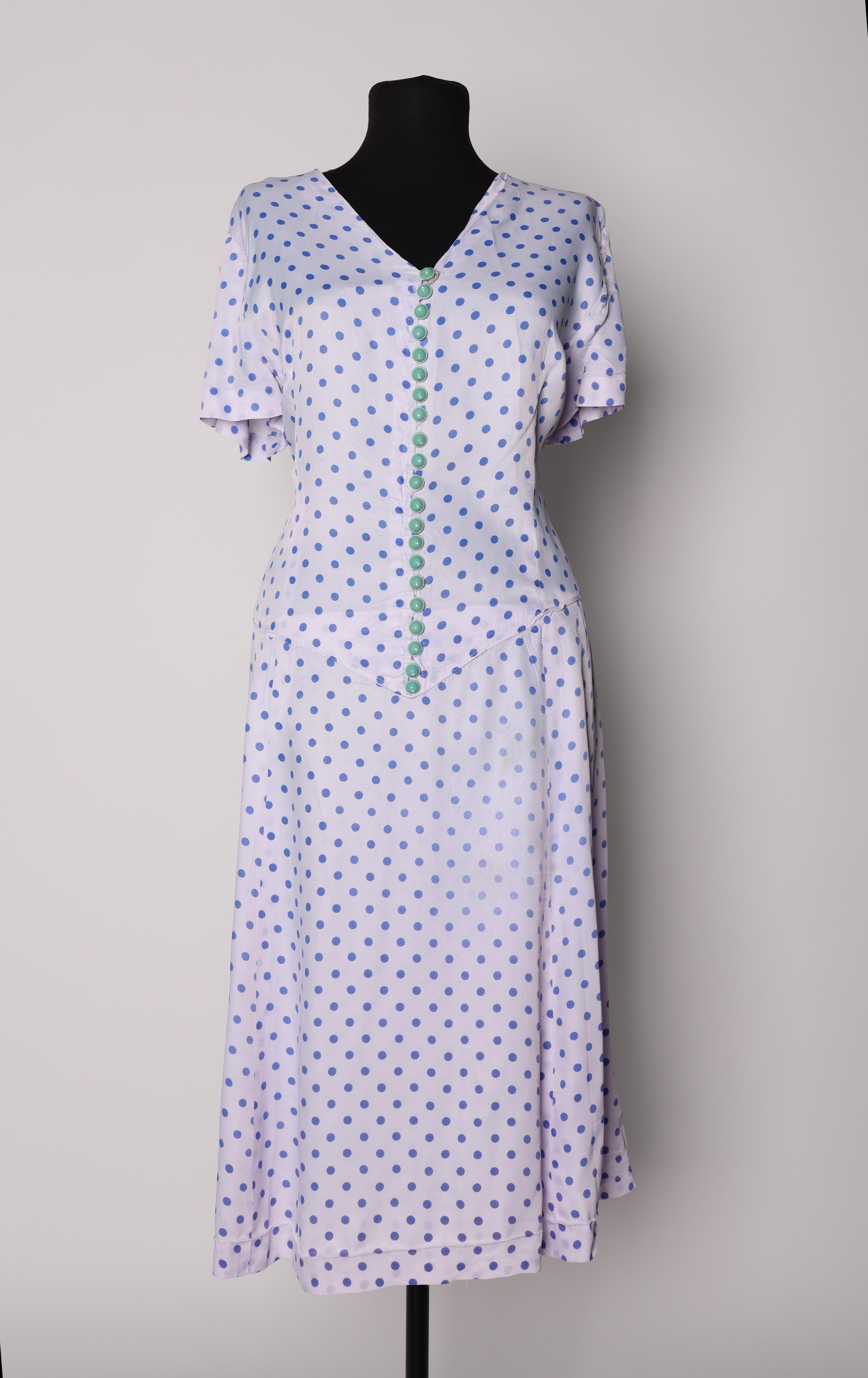 Карнавальные костюмы, вечерние и свадебные платья аренда посуточно, прокат в Жуковском. Фотограф для маркетплейсов, фотоуслуги в Жуковском Татьяна Марсуверских