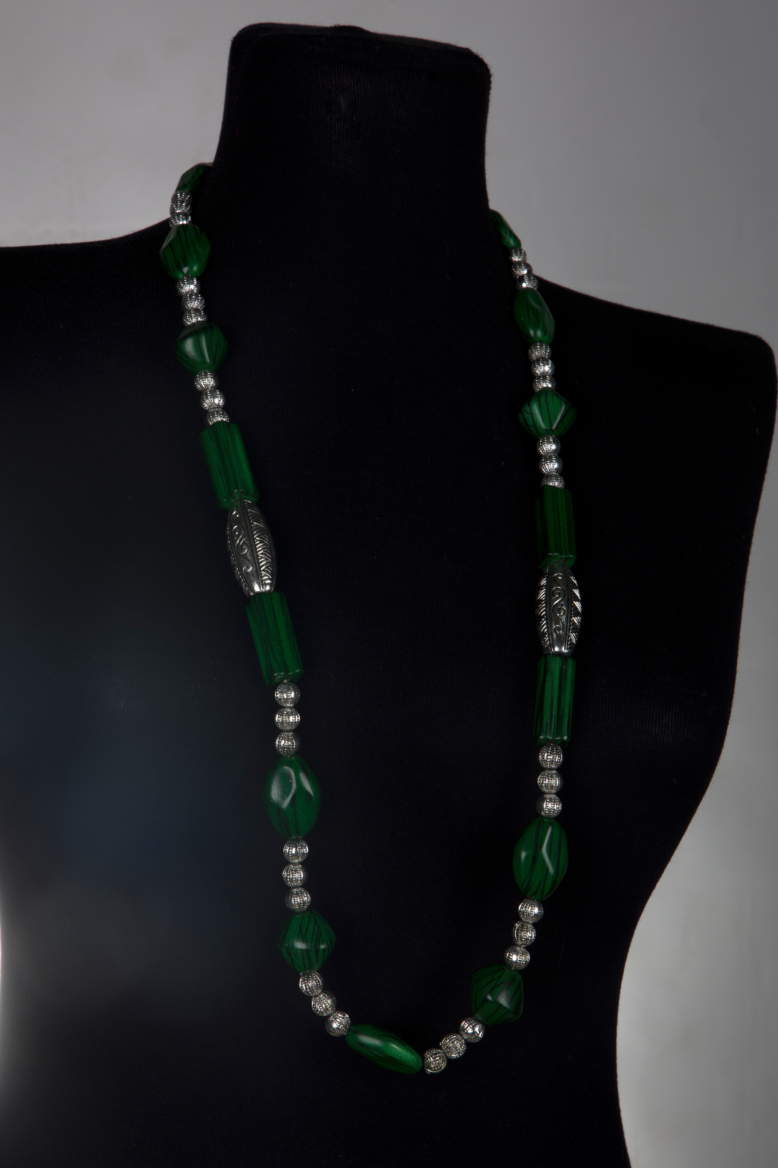 Карнавальные костюмы, вечерние и свадебные платья аренда посуточно, прокат в Жуковском. Одежда для фотосессий, аксессуары. Фотограф для маркетплейсов, фотоуслуги в Жуковском Татьяна Марсуверских