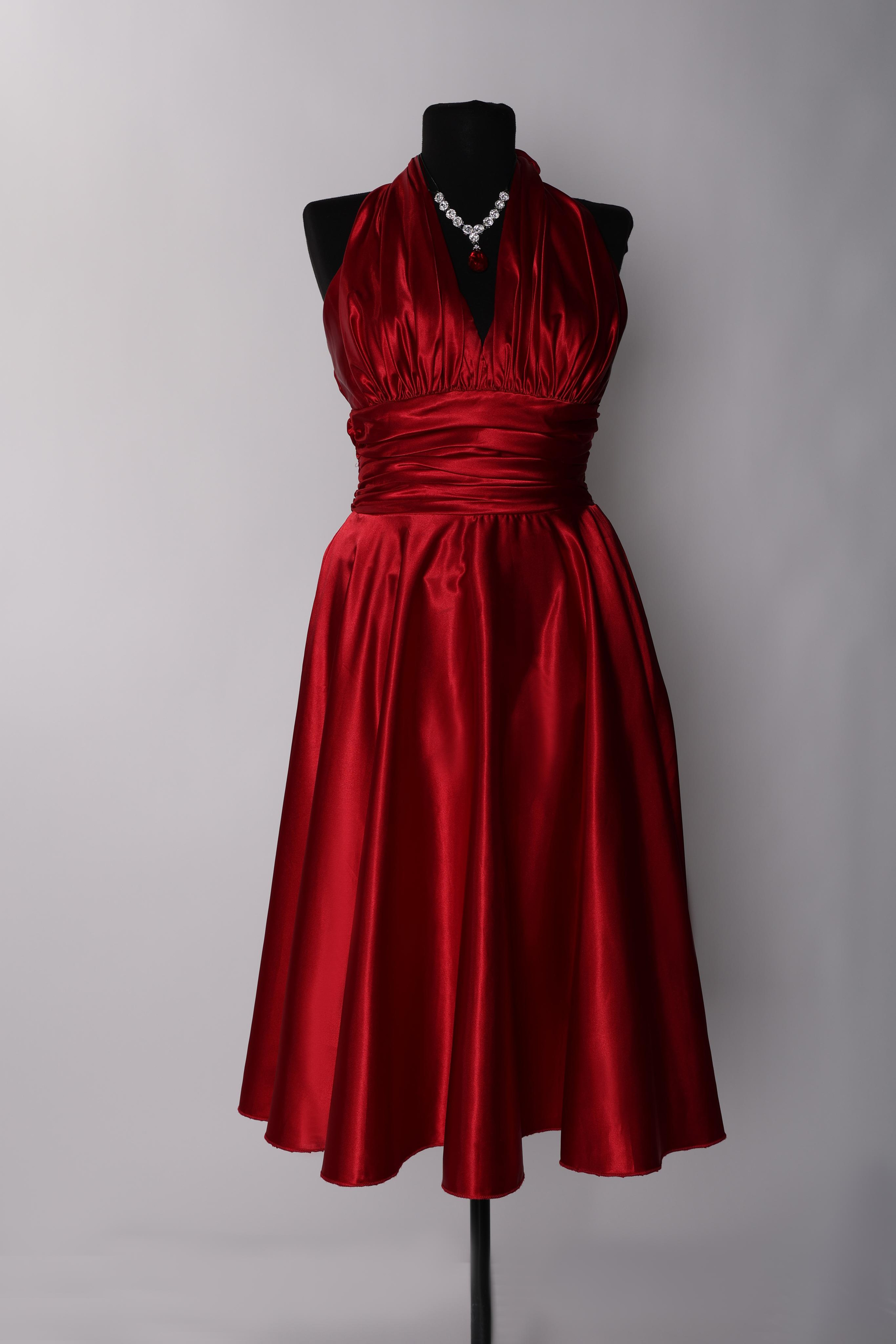 Карнавальные костюмы, вечерние и свадебные платья аренда посуточно, прокат в Жуковском. Фотограф для маркетплейсов, фотоуслуги в Жуковском Татьяна Марсуверских