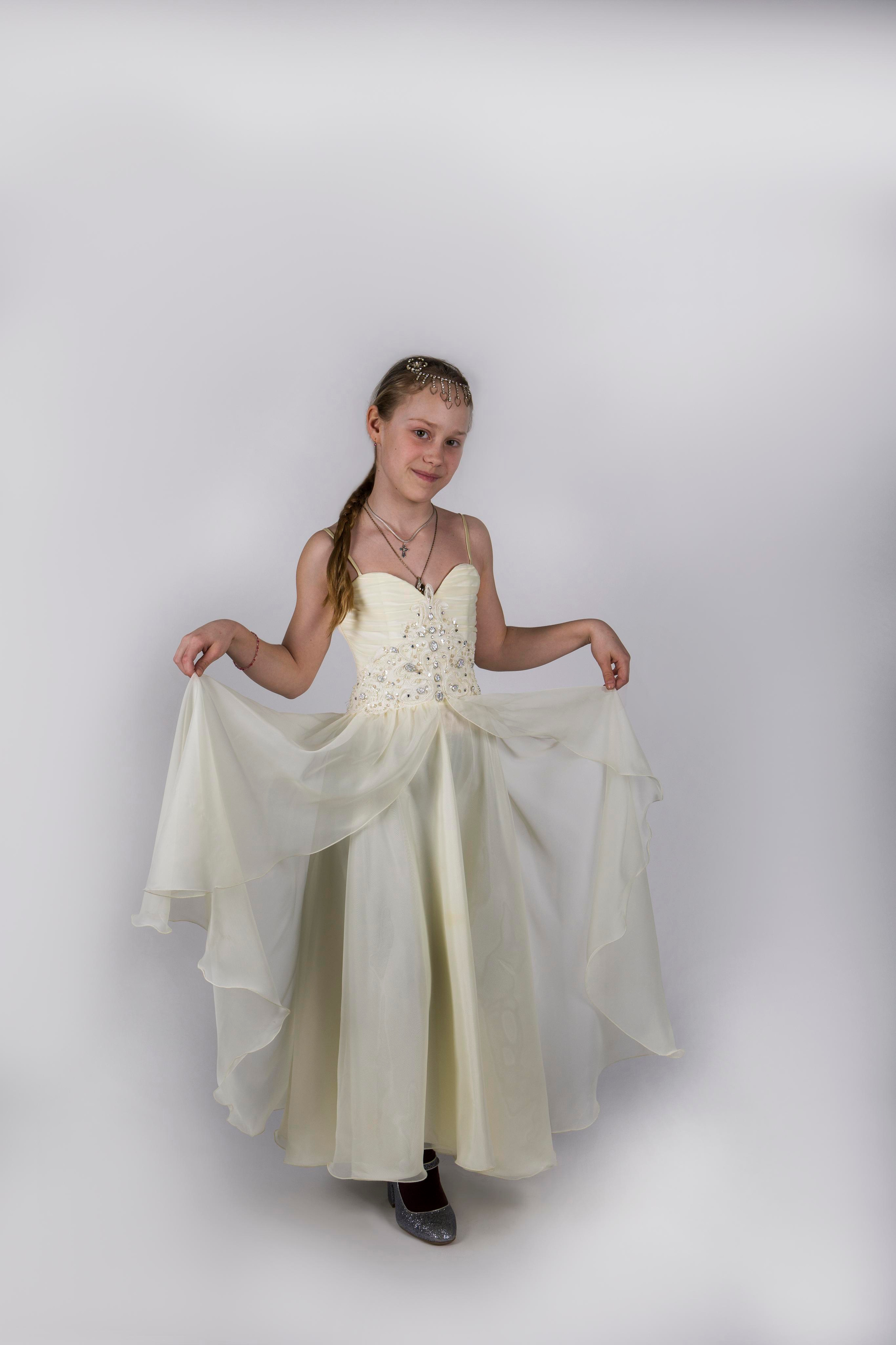 Фотограф Татьяна Марсуверских, участник и многократный призёр всероссийских и  международных конкурсов. Фотограф Жуковский, фотоуслуги в жуковском , Фотосессии, студийная съёмка, студийный портрет, студийный фотограф, детский фотограф, уличная фотопрогулка, репортажная съёмка, съёмки для маркетплейс, свадебный фотограф, свадебная фотосессия, церковная съёмка, церковный фотограф, съёмка  крещения, фотограф на крестины, съёмка венчания, фотосессия беременности , фотограф на выписку из род. дома, фотограф в школу, фотограф в детский сад, арт фотограф, предметная съёмка, предметный фотограф, фотограф на день рождения, фотограф на детский праздник, осенняя фотосессия, деловая фотосессия, портфолио, бьюти фотограф, фотограф автотранспорта, съёмка недвижимости, пейзажная съёмка, коммерческий фотограф, новогодняя фотосессия, эмоциональный портрет, фуд фотограф, фотограф анималист, уличный фотограф, домашняя фотосессия, косплей, модели, ню, пейзажный фотограф, фотосъёмка архитектуры, ретушь, обработка фотографий, фотосъёмка новорожденных Фотограф Татьяна Марсуверских  прокат карнавальных костюмов в Жуковском, крылья, аренда костюмов, вечерние платья, реквизит для съёмок, одежда, наряды для фотосессий посуточно