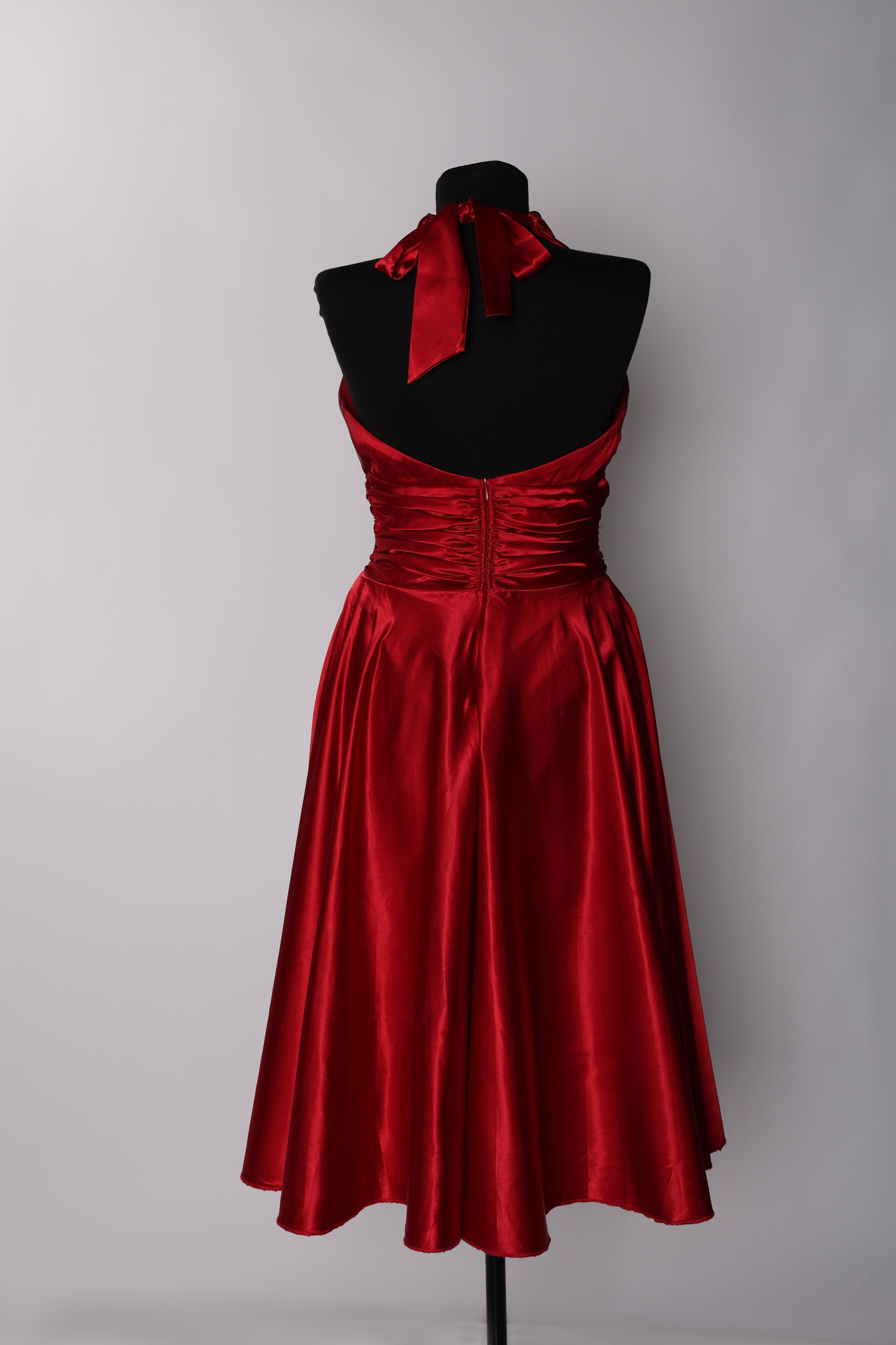 Карнавальные костюмы, вечерние и свадебные платья аренда посуточно, прокат в Жуковском. Фотограф для маркетплейсов, фотоуслуги в Жуковском Татьяна Марсуверских