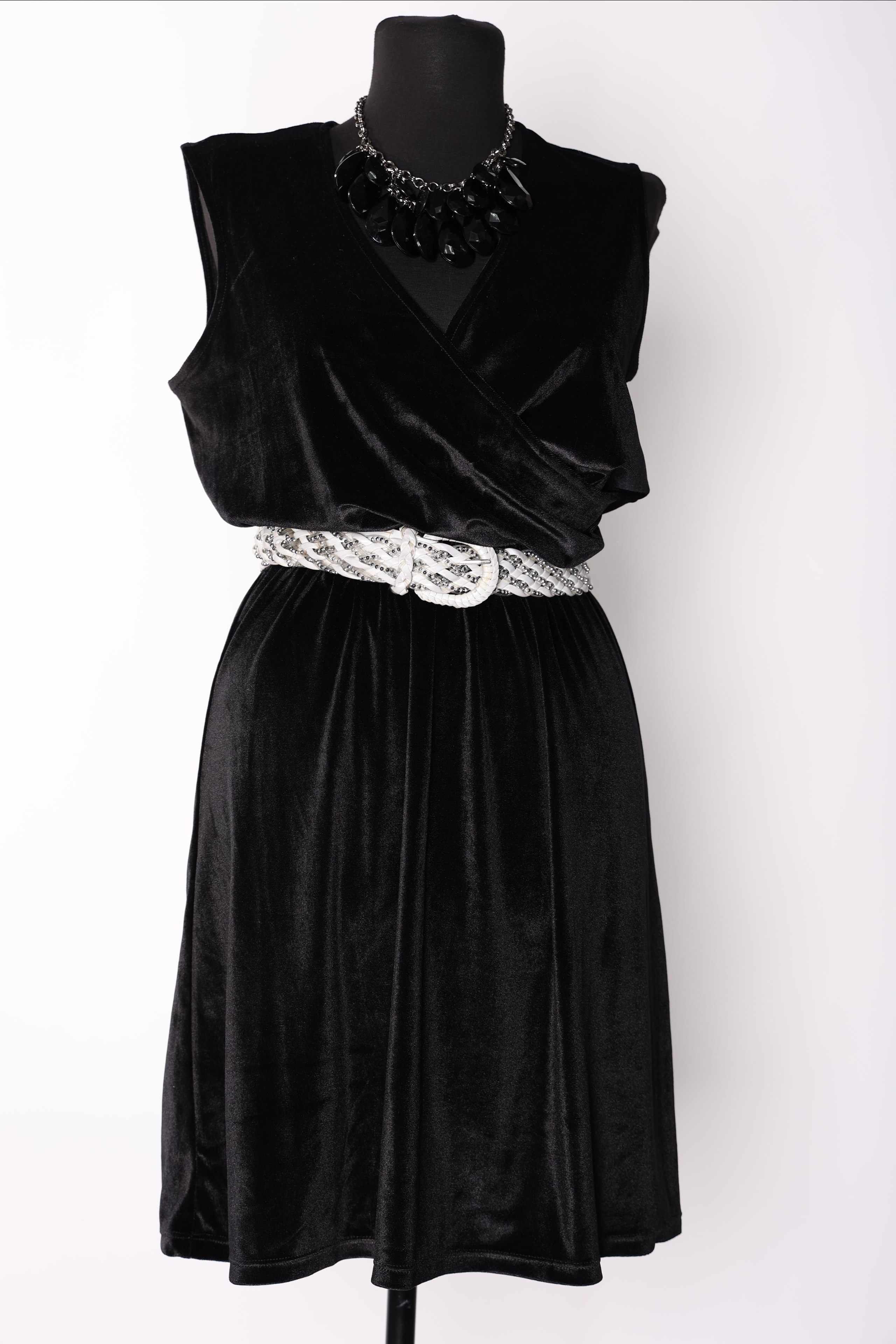 Карнавальные костюмы, вечерние и свадебные платья аренда посуточно, прокат в Жуковском. Фотограф для маркетплейсов, фотоуслуги в Жуковском Татьяна Марсуверских