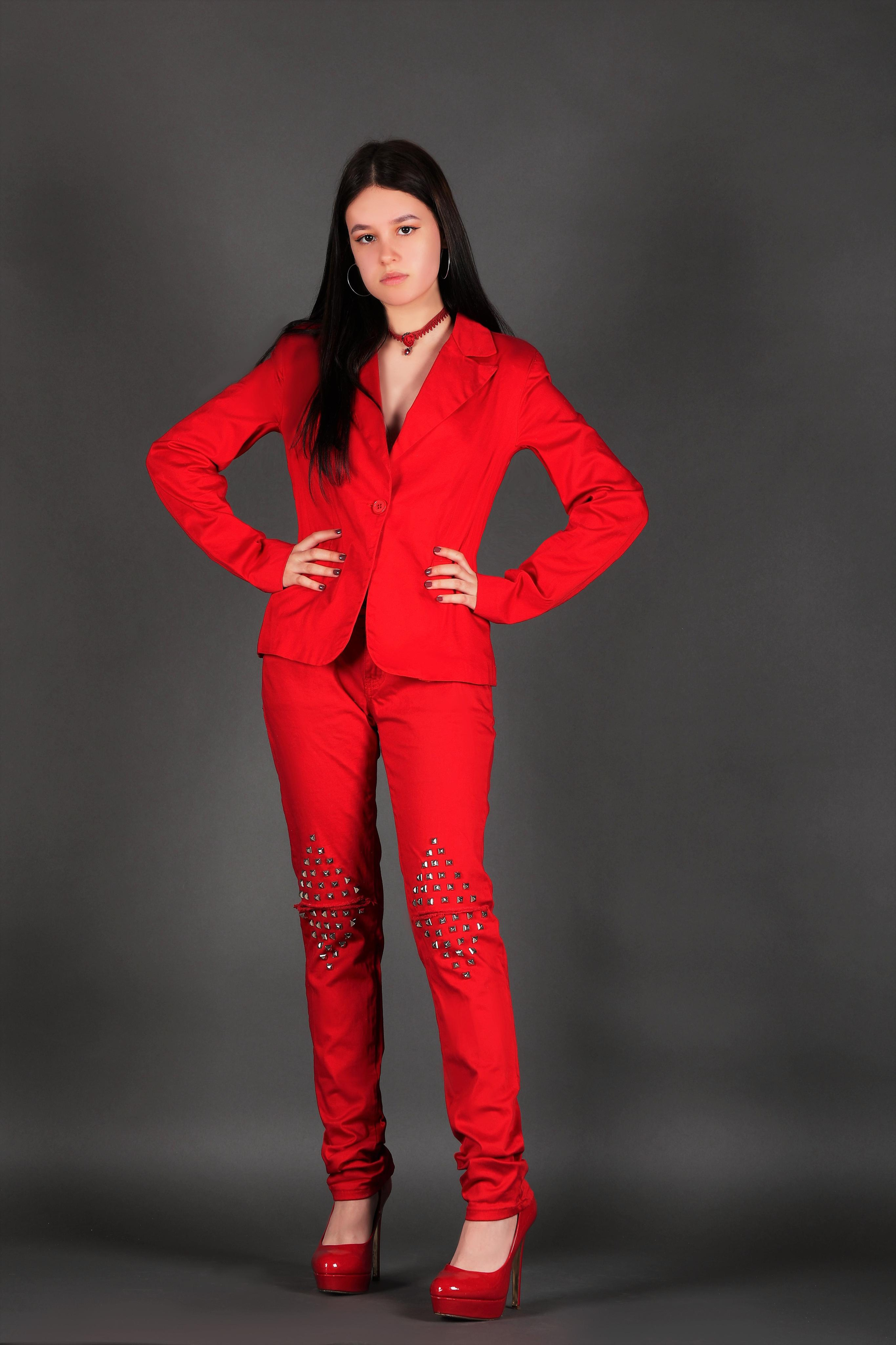 Карнавальные костюмы, вечерние и свадебные платья аренда посуточно, прокат в Жуковском. Фотограф для маркетплейсов, фотоуслуги в Жуковском Татьяна Марсуверских