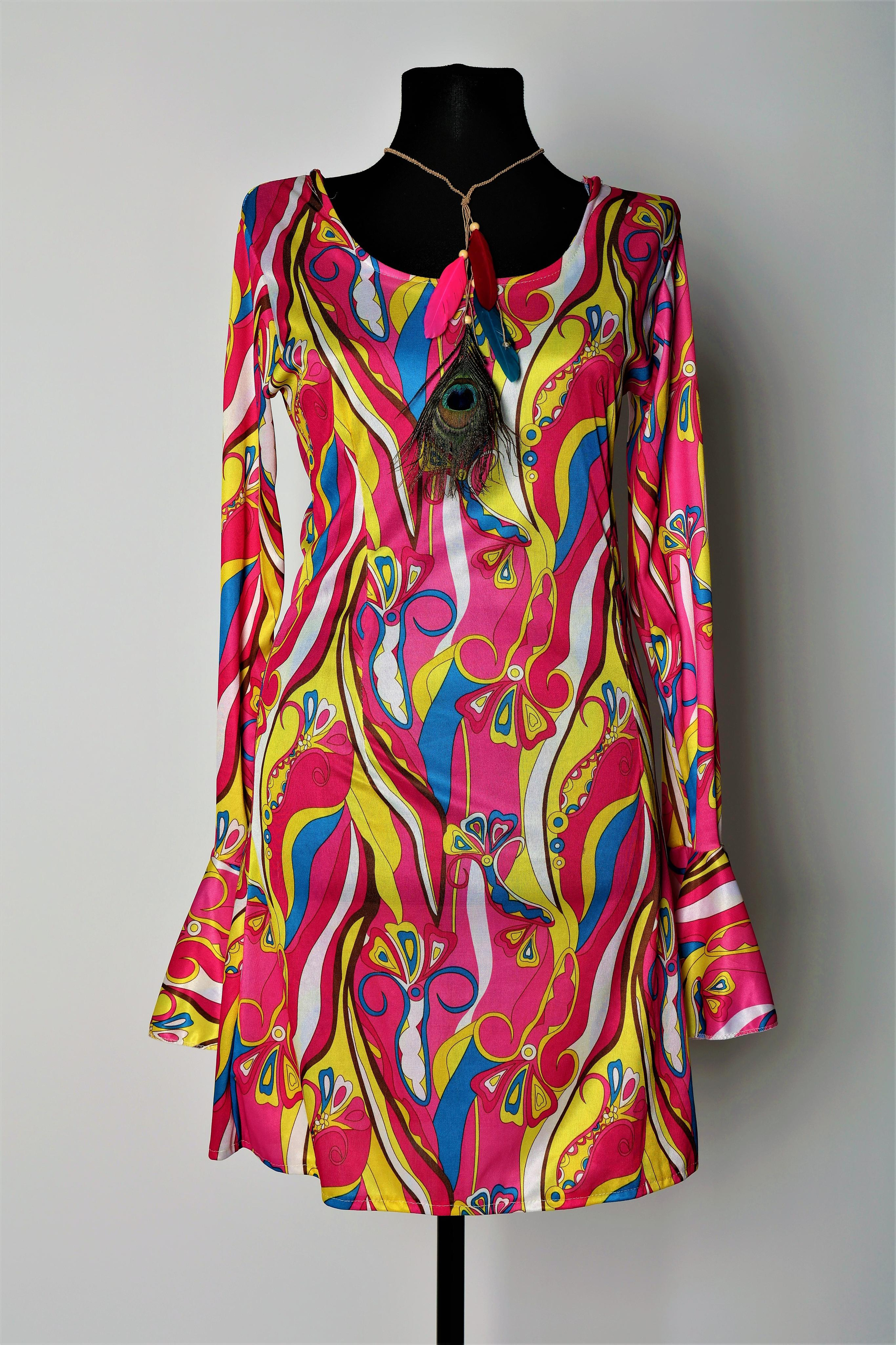 Карнавальные костюмы, вечерние и свадебные платья аренда посуточно, прокат в Жуковском. Фотограф для маркетплейсов, фотоуслуги в Жуковском Татьяна Марсуверских