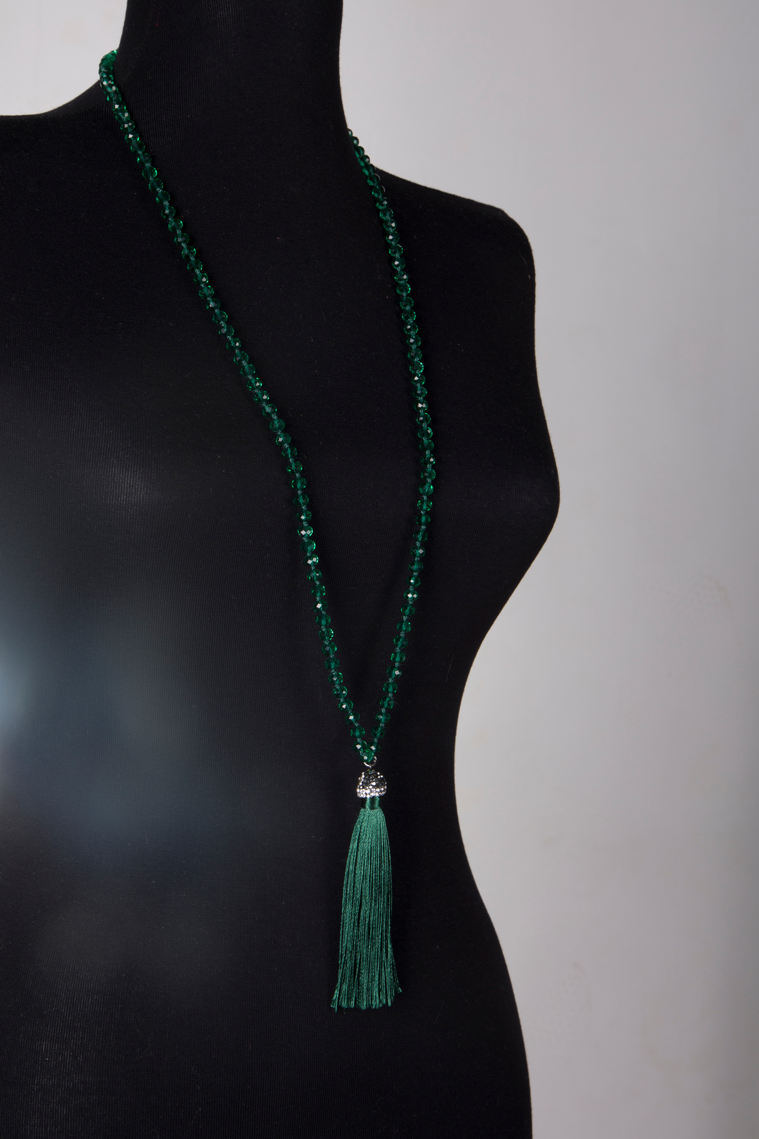 Карнавальные костюмы, вечерние и свадебные платья аренда посуточно, прокат в Жуковском. Одежда для фотосессий, аксессуары. Фотограф для маркетплейсов, фотоуслуги в Жуковском Татьяна Марсуверских