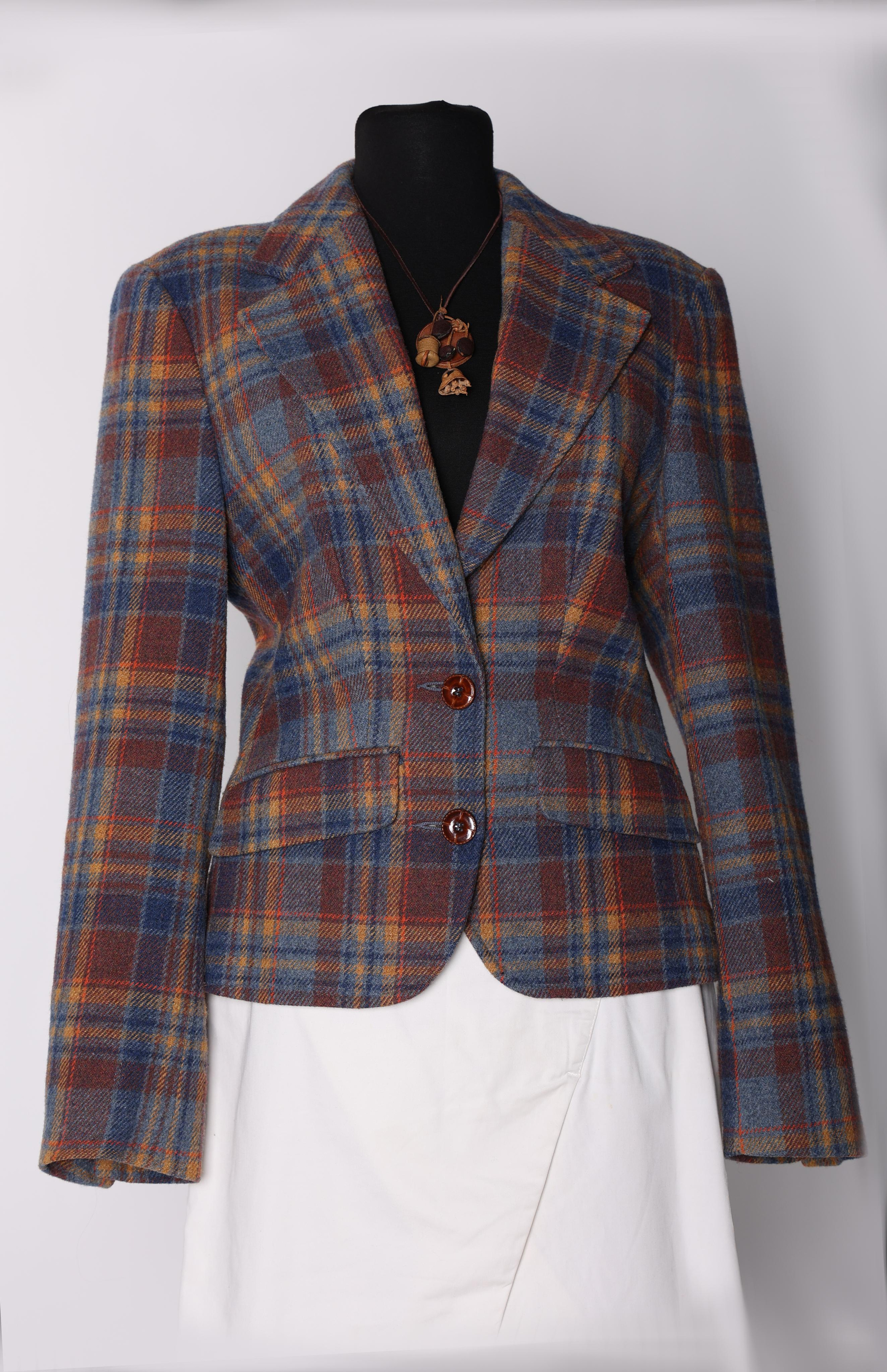 Карнавальные костюмы, вечерние и свадебные платья аренда посуточно, прокат в Жуковском. Фотограф для маркетплейсов, фотоуслуги в Жуковском Татьяна Марсуверских