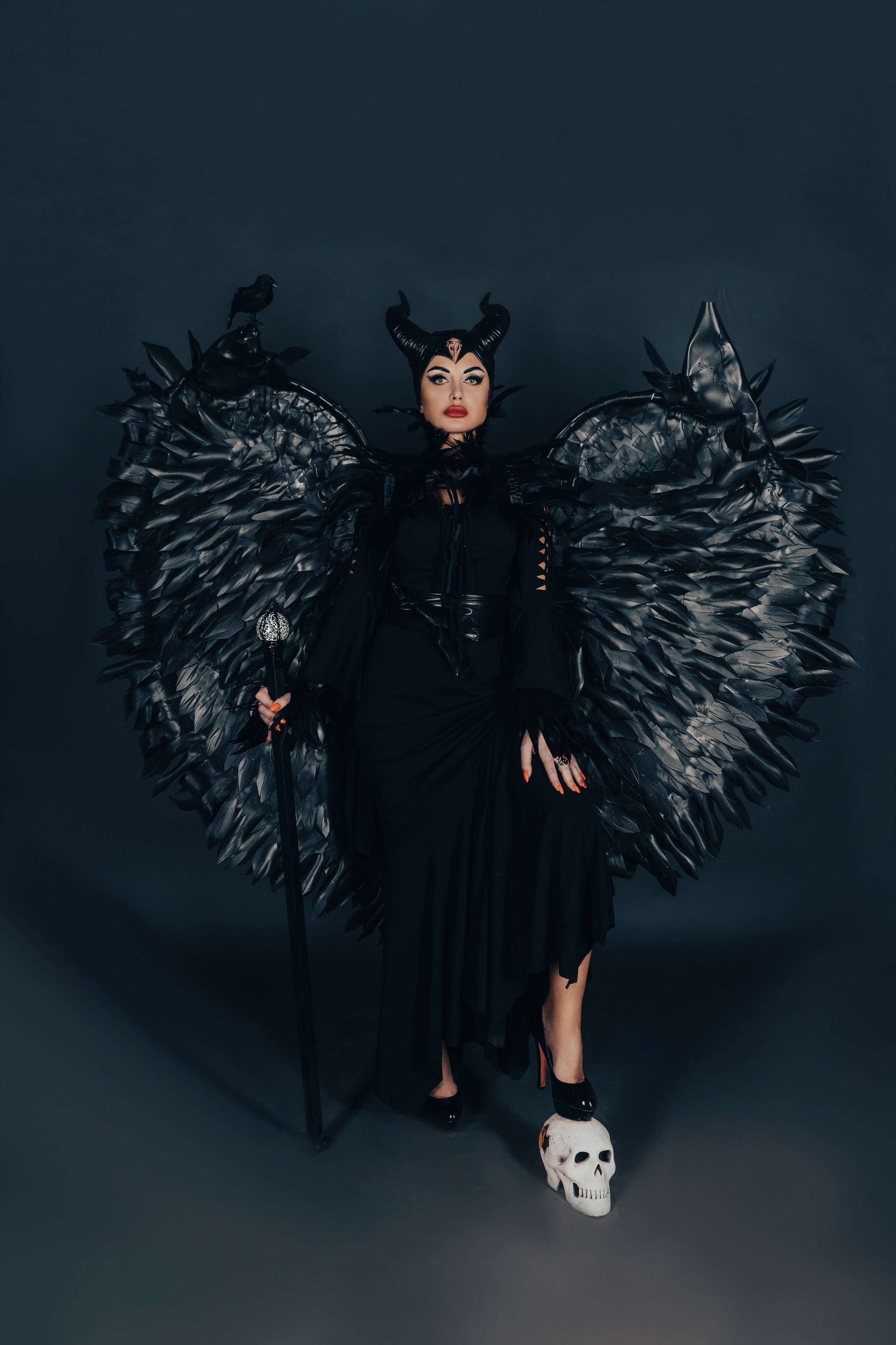 Карнавальные костюмы, крылья в прокат аренда в Жуковском . Крылья ангела, Малифисента. Черные и белые крылья. Фотограф для маркетплейсов, фотоуслуги в Жуковском Татьяна Марсуверских