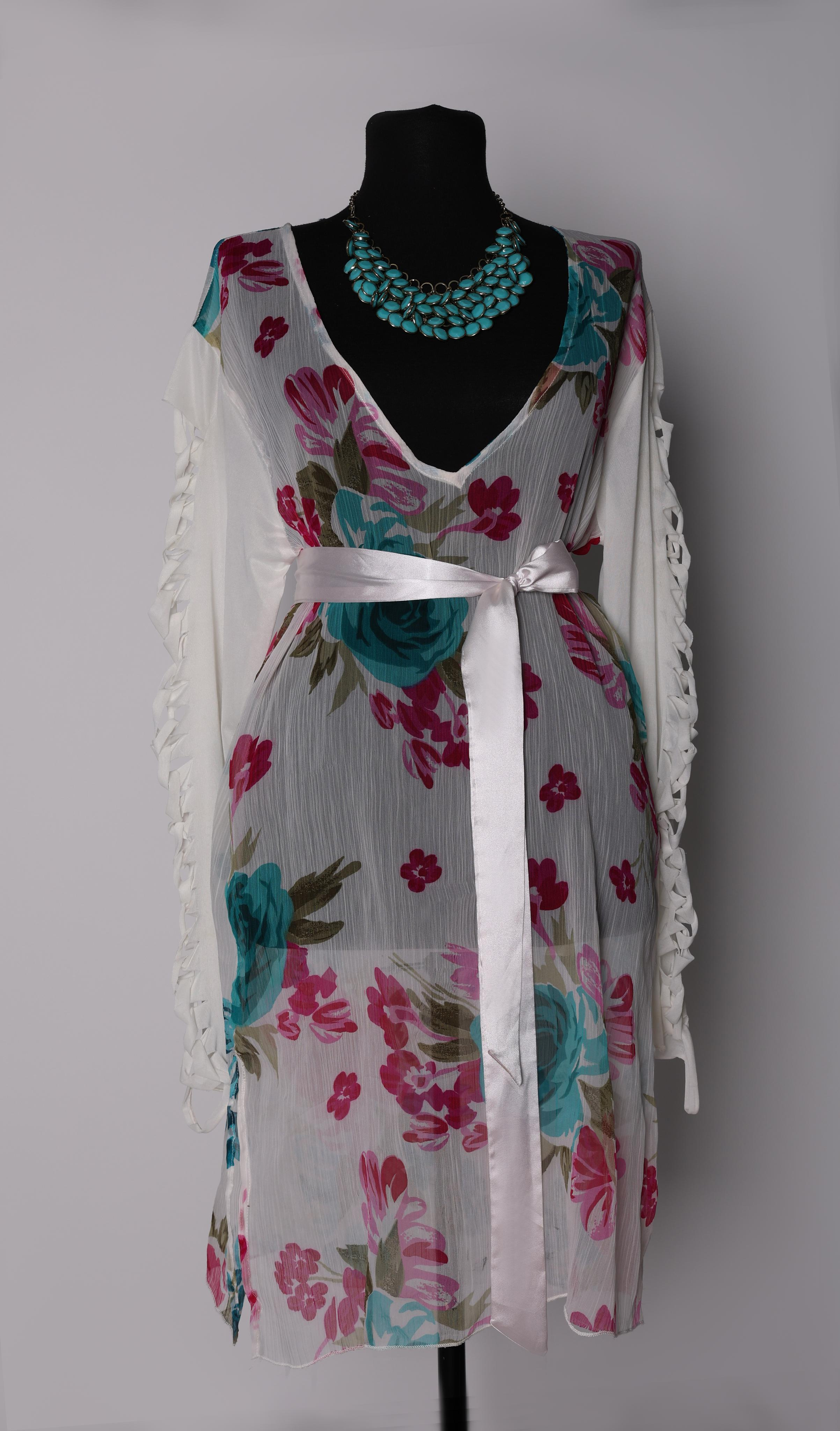 Карнавальные костюмы, вечерние и свадебные платья аренда посуточно, прокат в Жуковском. Фотограф для маркетплейсов, фотоуслуги в Жуковском Татьяна Марсуверских