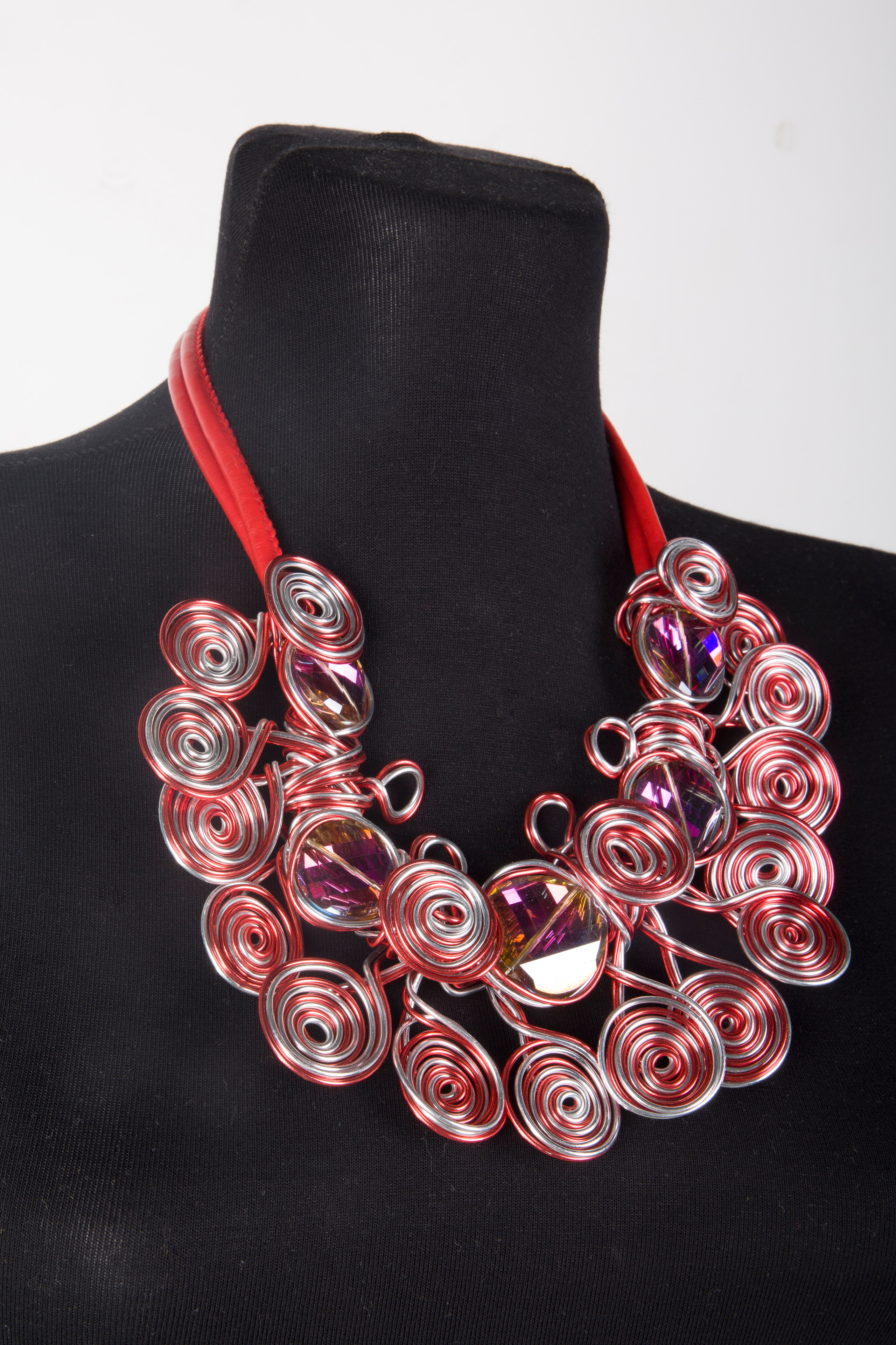 Карнавальные костюмы, вечерние и свадебные платья аренда посуточно, прокат в Жуковском. Одежда для фотосессий, аксессуары. Фотограф для маркетплейсов, фотоуслуги в Жуковском Татьяна Марсуверских