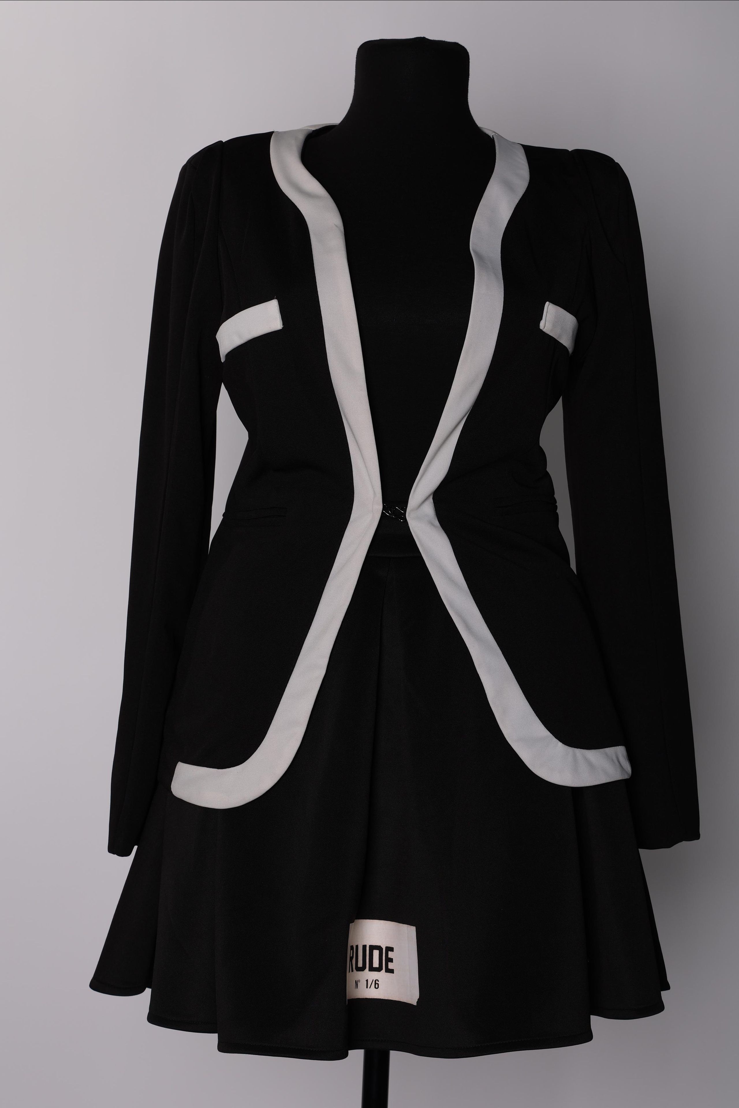 Карнавальные костюмы, вечерние и свадебные платья, юбки, прокат в Жуковском. Фотограф для маркетплейсов, фотоуслуги в Жуковском Татьяна Марсуверских