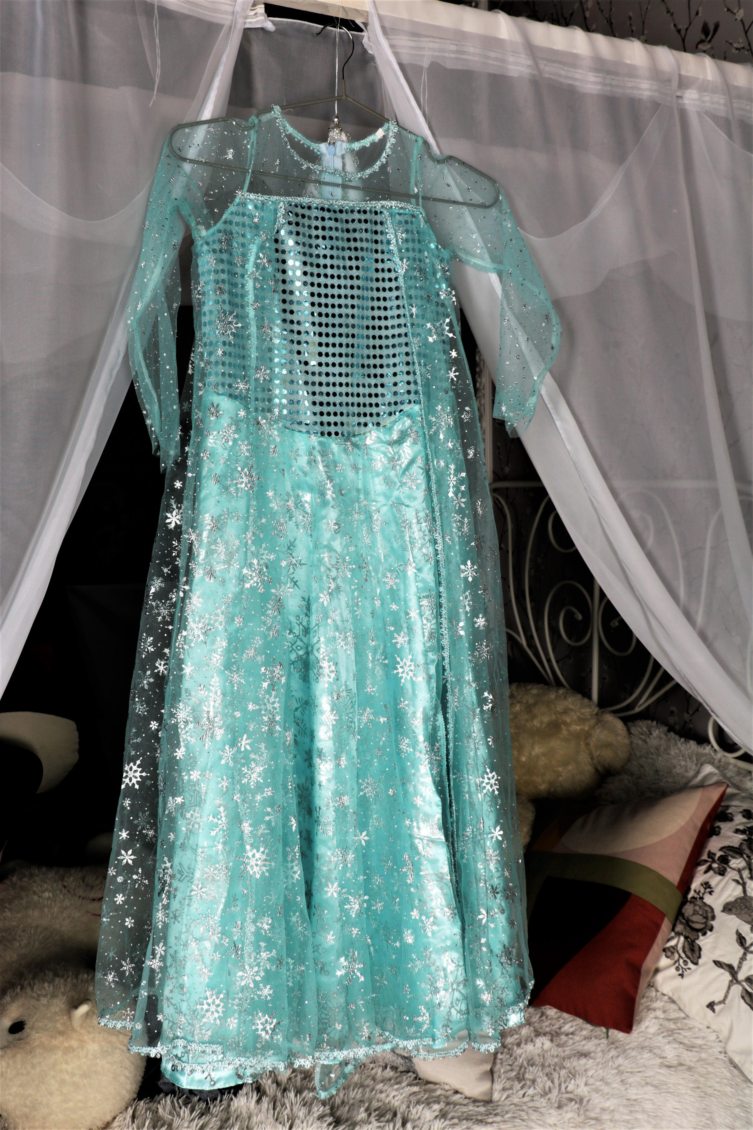 Карнавальные костюмы, вечерние и свадебные платья аренда посуточно, прокат в Жуковском. Одежда для фотосессий, аксессуары. Фотограф для маркетплейсов, фотоуслуги в Жуковском Татьяна Марсуверских