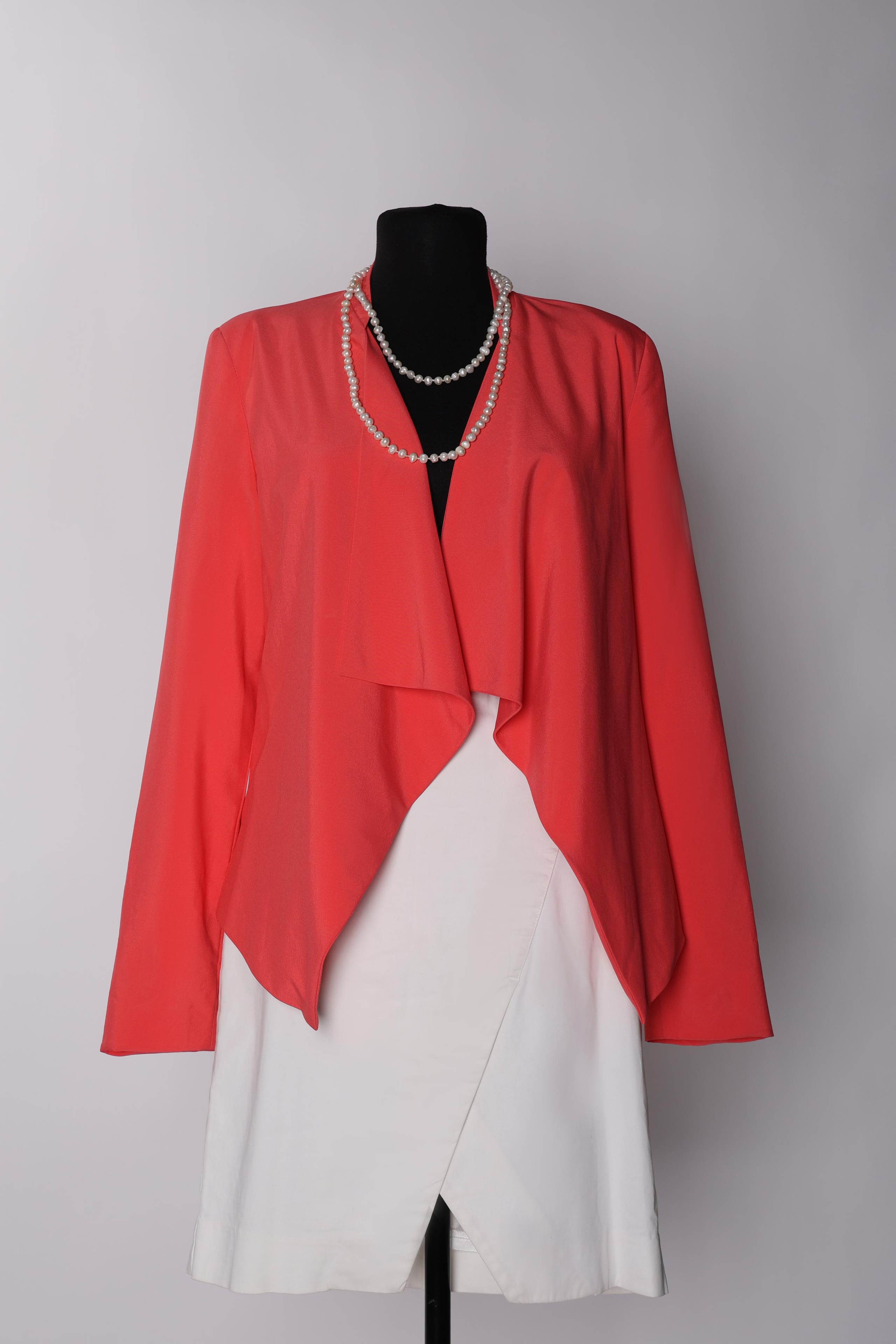 Карнавальные костюмы, вечерние и свадебные платья аренда посуточно, прокат в Жуковском. Фотограф для маркетплейсов, фотоуслуги в Жуковском Татьяна Марсуверских