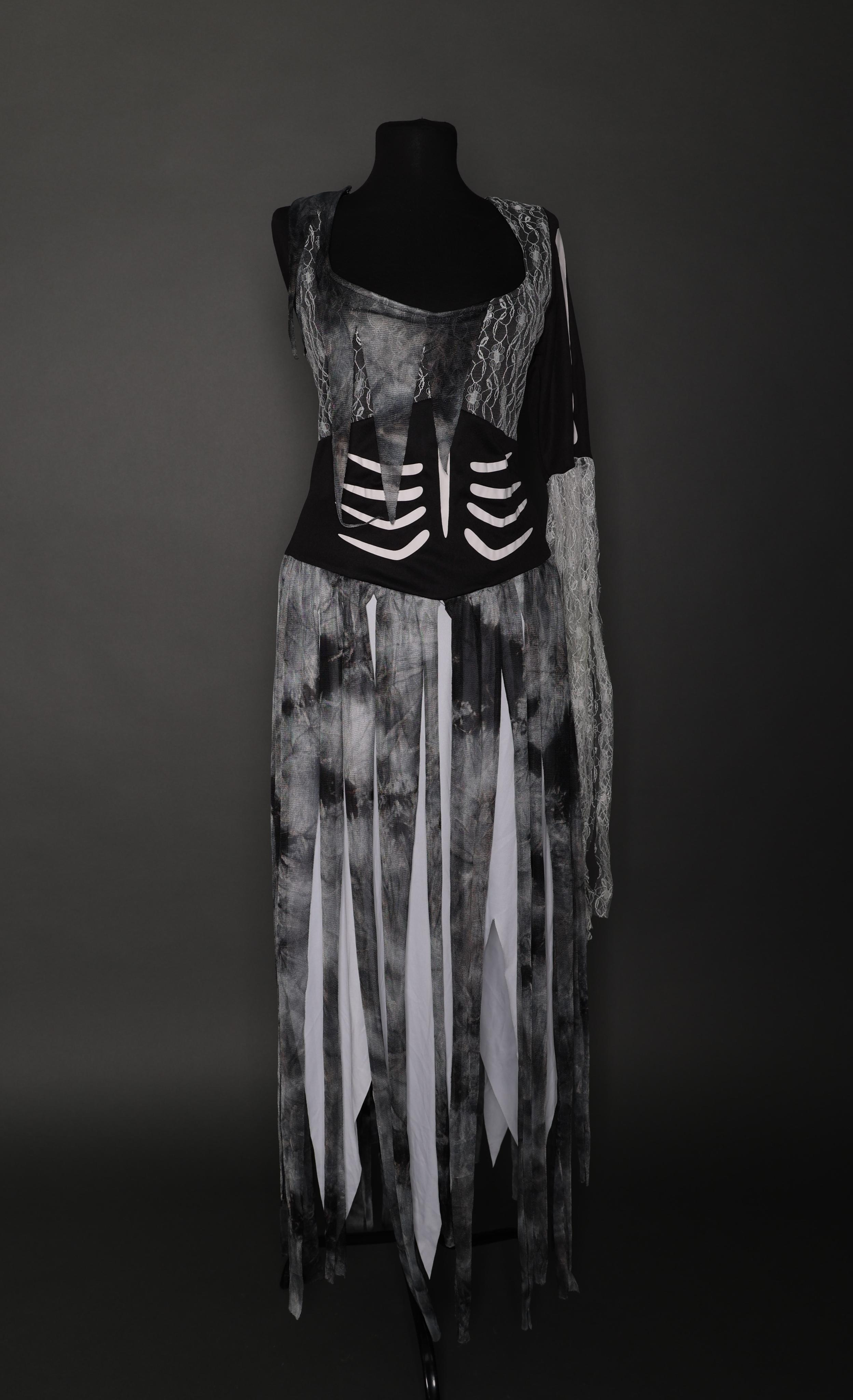 Карнавальные костюмы, вечерние и свадебные платья аренда посуточно, прокат в Жуковском. Фэмили лук, парные костюмы для фотосессий. Фотограф для маркетплейсов, фотоуслуги в Жуковском Татьяна Марсуверских