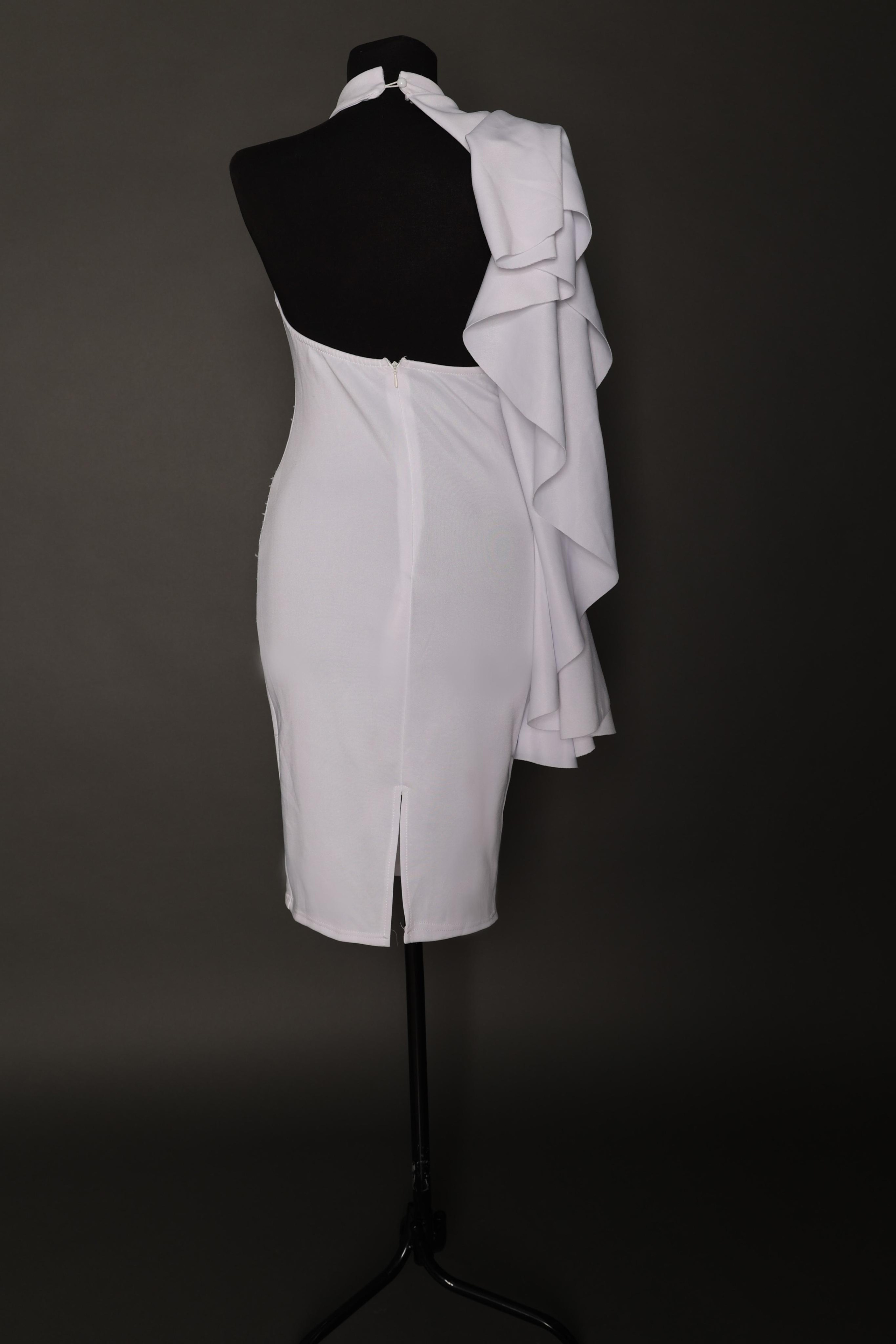 Карнавальные костюмы, вечерние и свадебные платья аренда посуточно, прокат в Жуковском. Фотограф для маркетплейсов, фотоуслуги в Жуковском Татьяна Марсуверских