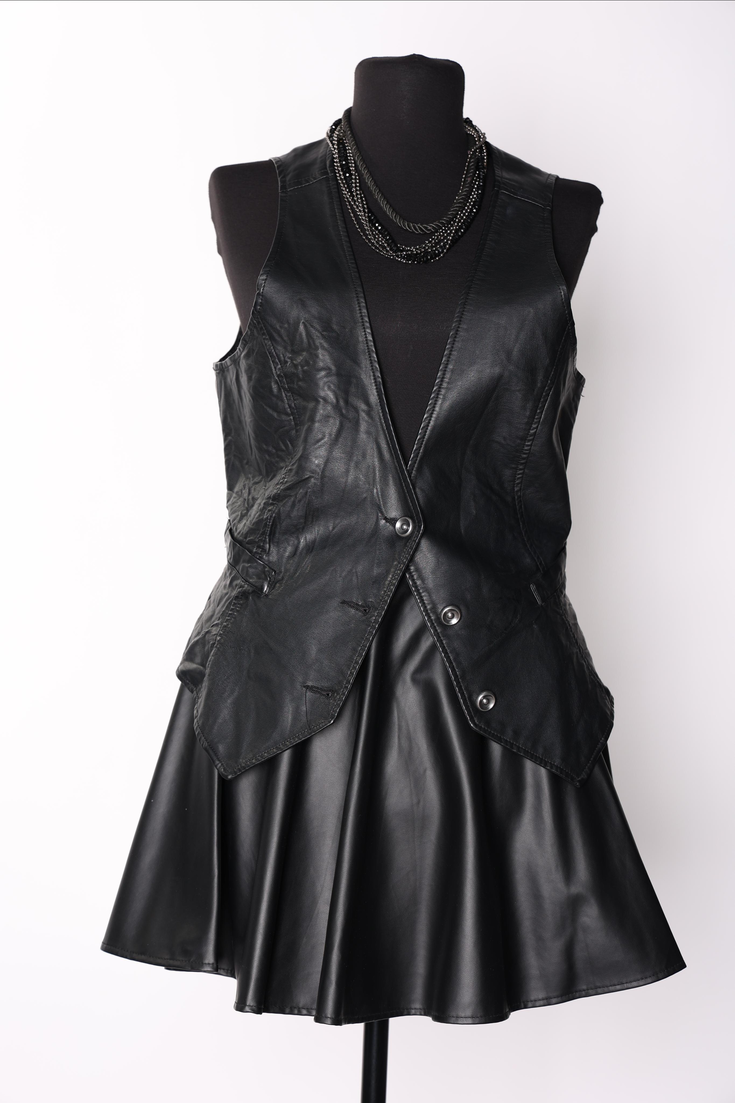 Карнавальные костюмы, вечерние и свадебные платья, юбки, прокат в Жуковском. Фотограф для маркетплейсов, фотоуслуги в Жуковском Татьяна Марсуверских