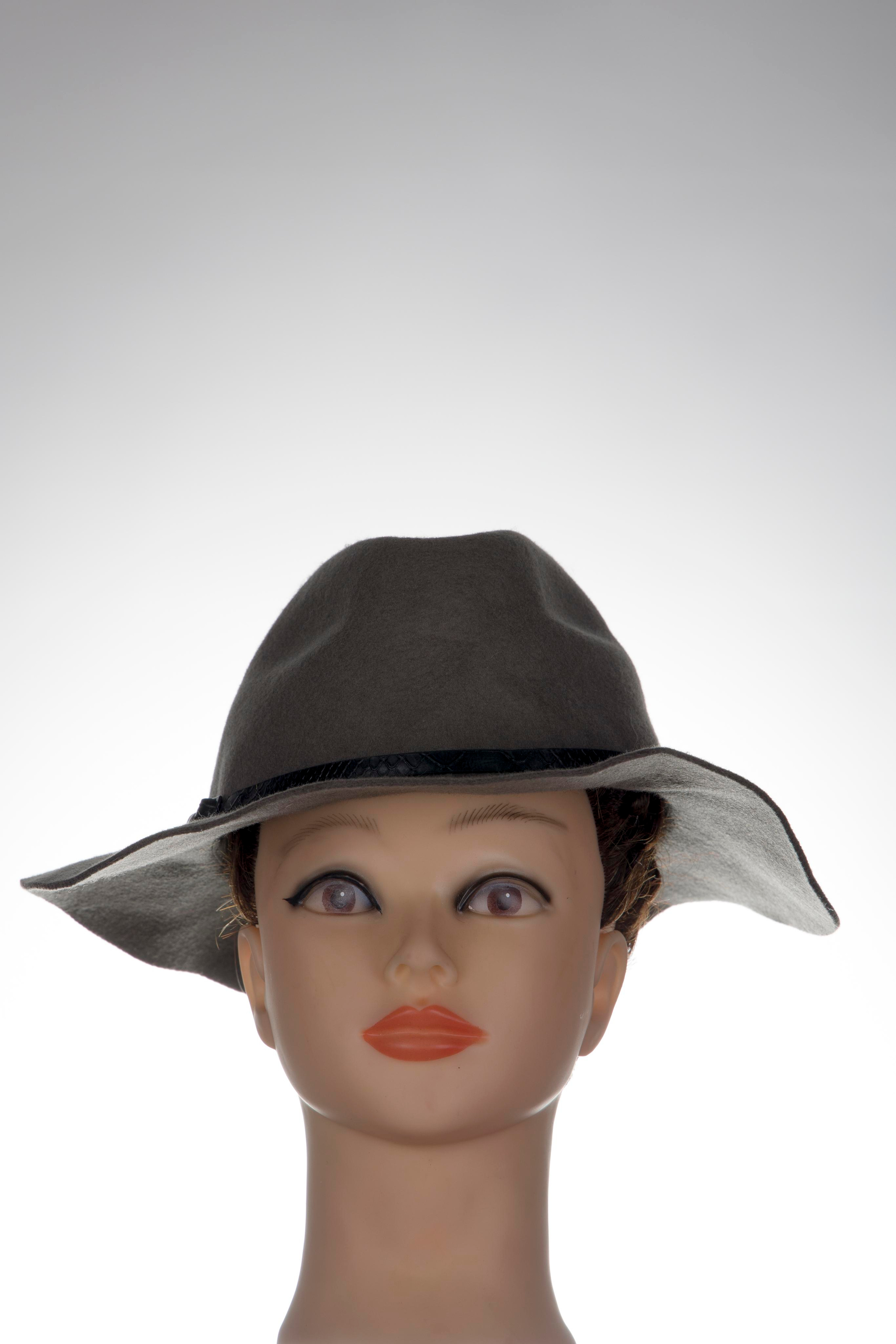 Карнавальные костюмы, вечерние и свадебные платья аренда посуточно, прокат в Жуковском. Одежда для фотосессий, аксессуары. Фотограф для маркетплейсов, фотоуслуги в Жуковском Татьяна Марсуверских