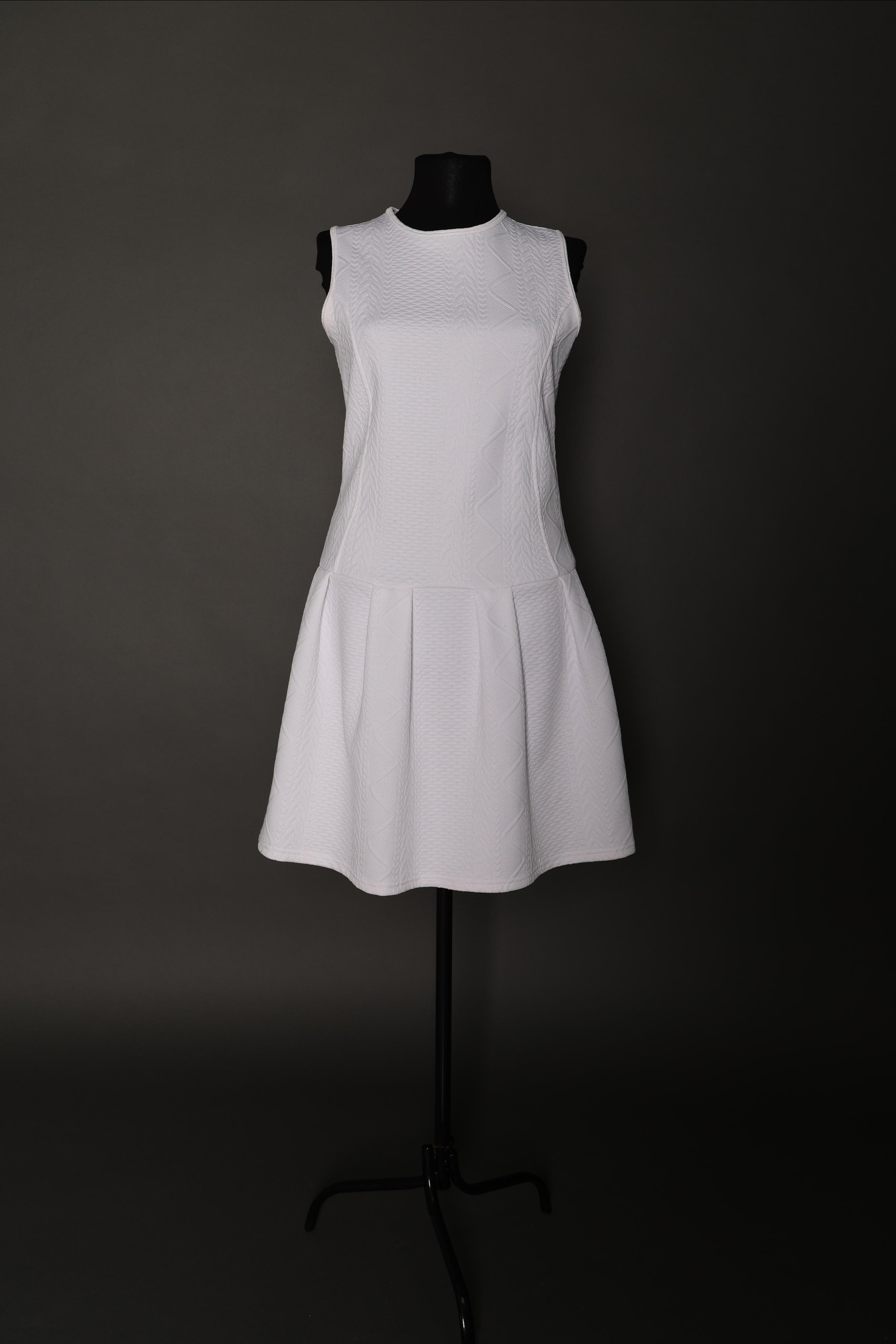 Карнавальные костюмы, вечерние и свадебные платья аренда посуточно, прокат в Жуковском. Фотограф для маркетплейсов, фотоуслуги в Жуковском Татьяна Марсуверских