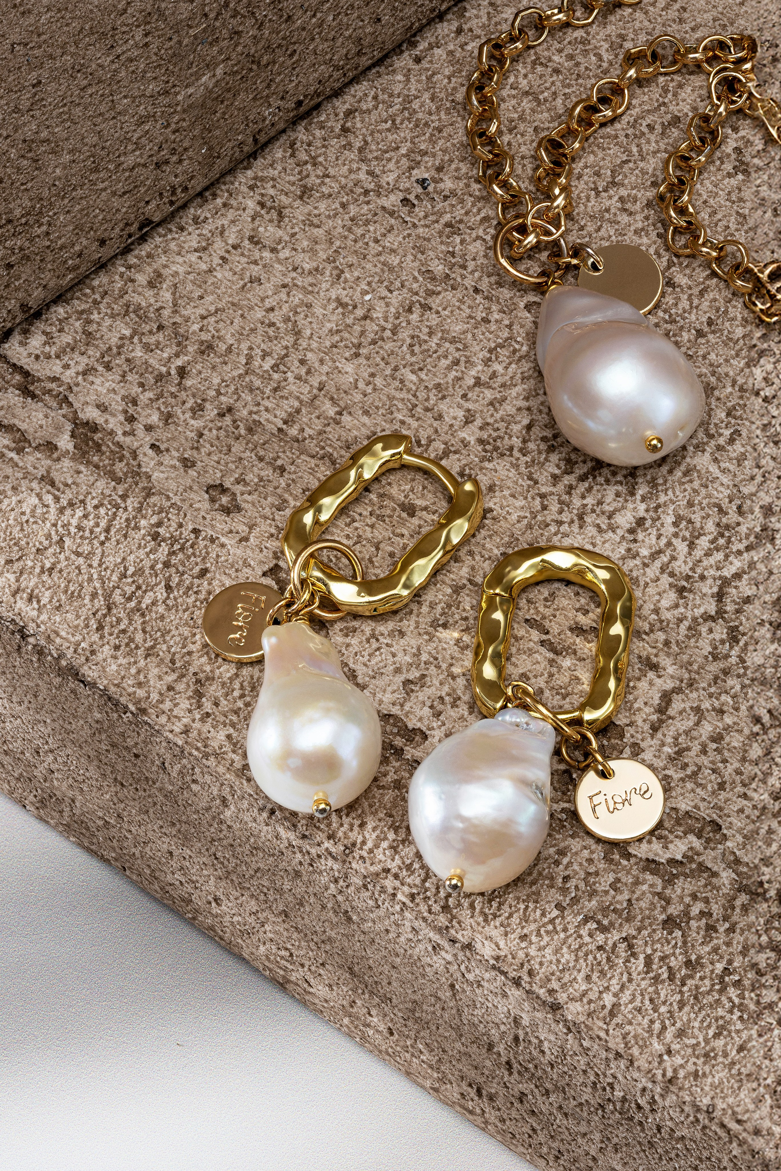 Украшения творчество. Предметная фотосъемка в Москве. Предметная фотостудия Москва