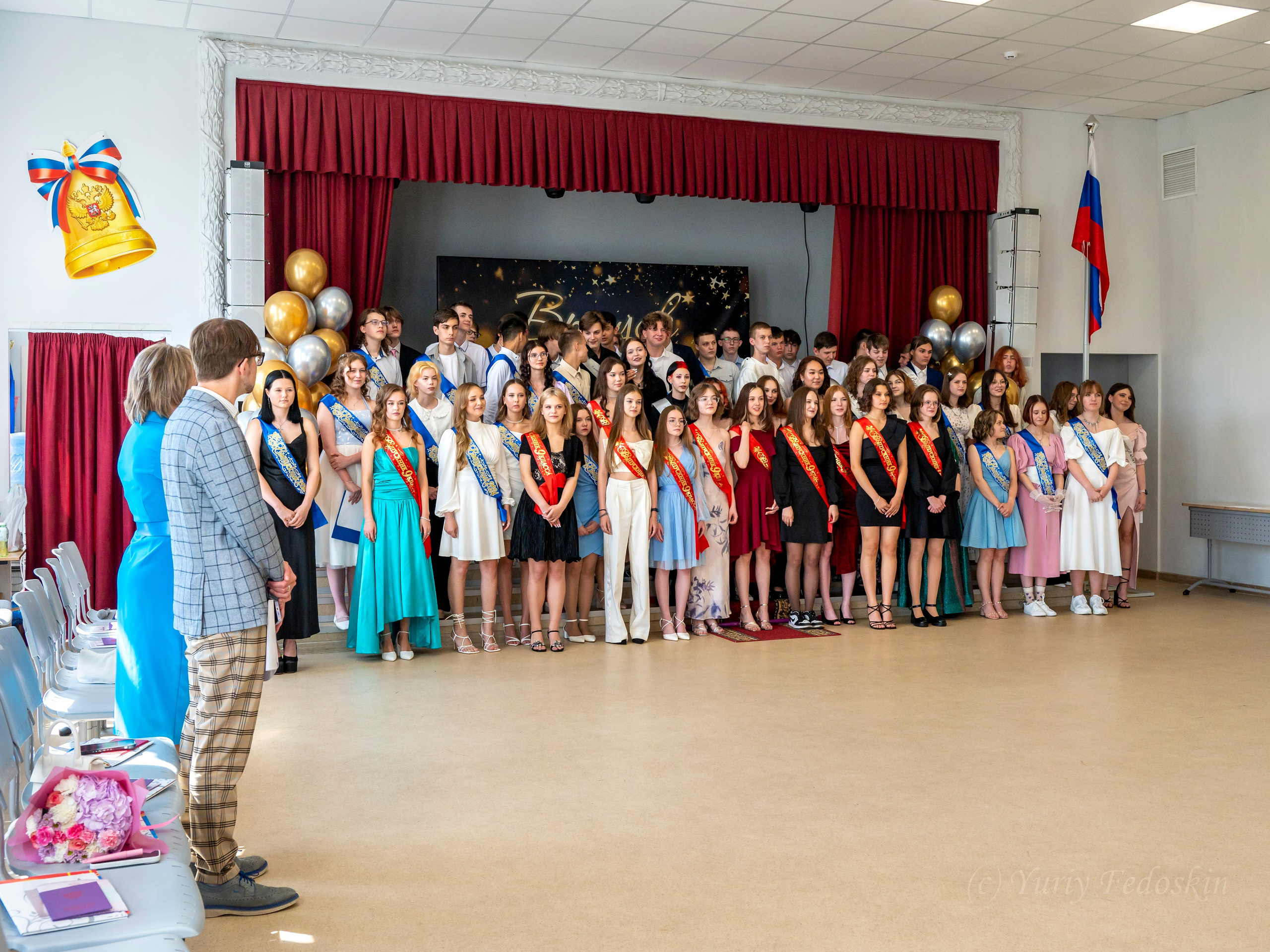 Репортаж о выпускном 9 классов в школе № 7 города Королёва, 26.06.24г. Профессиональный фотограф интерьеров в Москве Юрий Федоскин