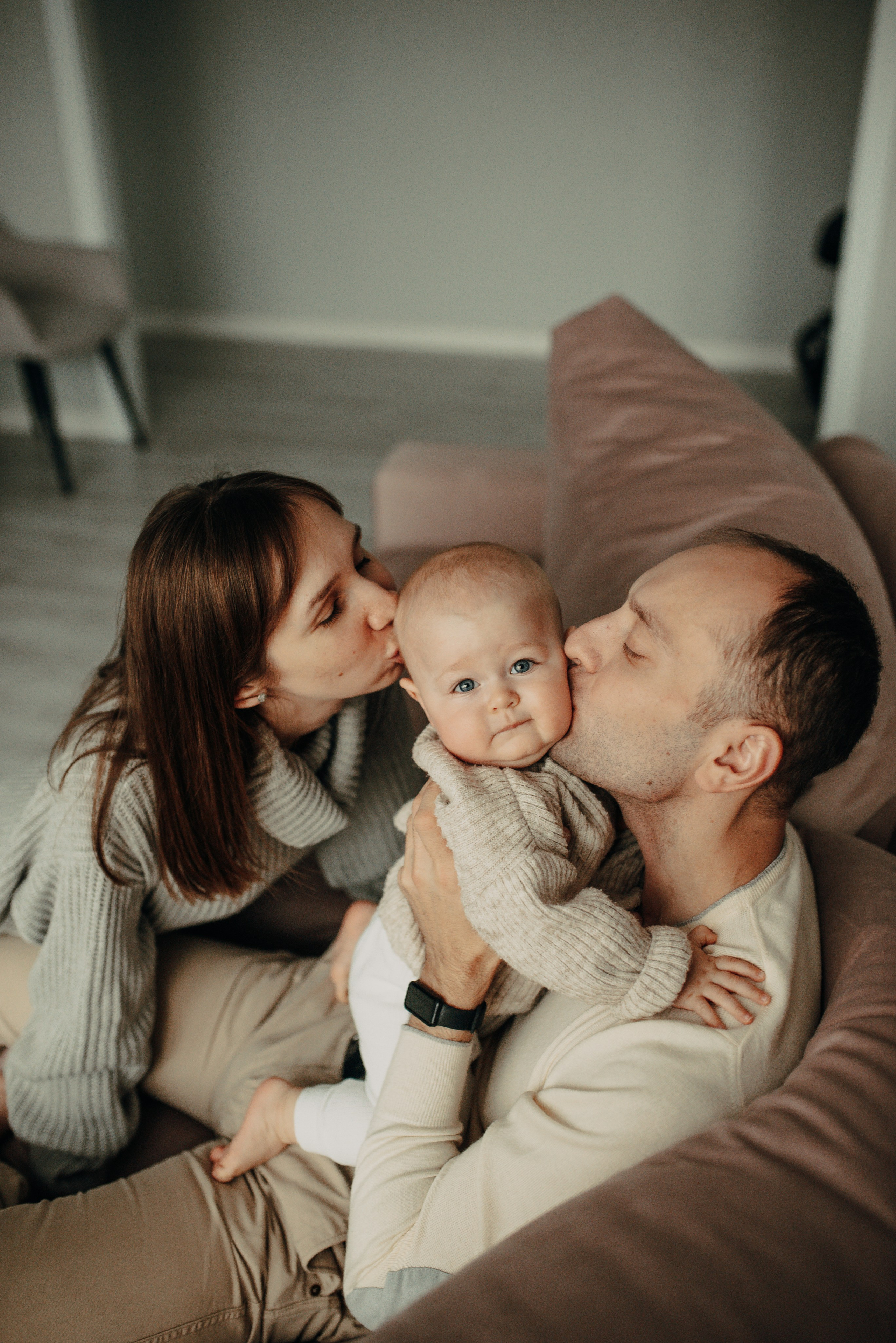 Домашняя семейная история: Василисе 10 месяцев. Семейная фотосессия Бутово Москва фотограф Алина Морщагина